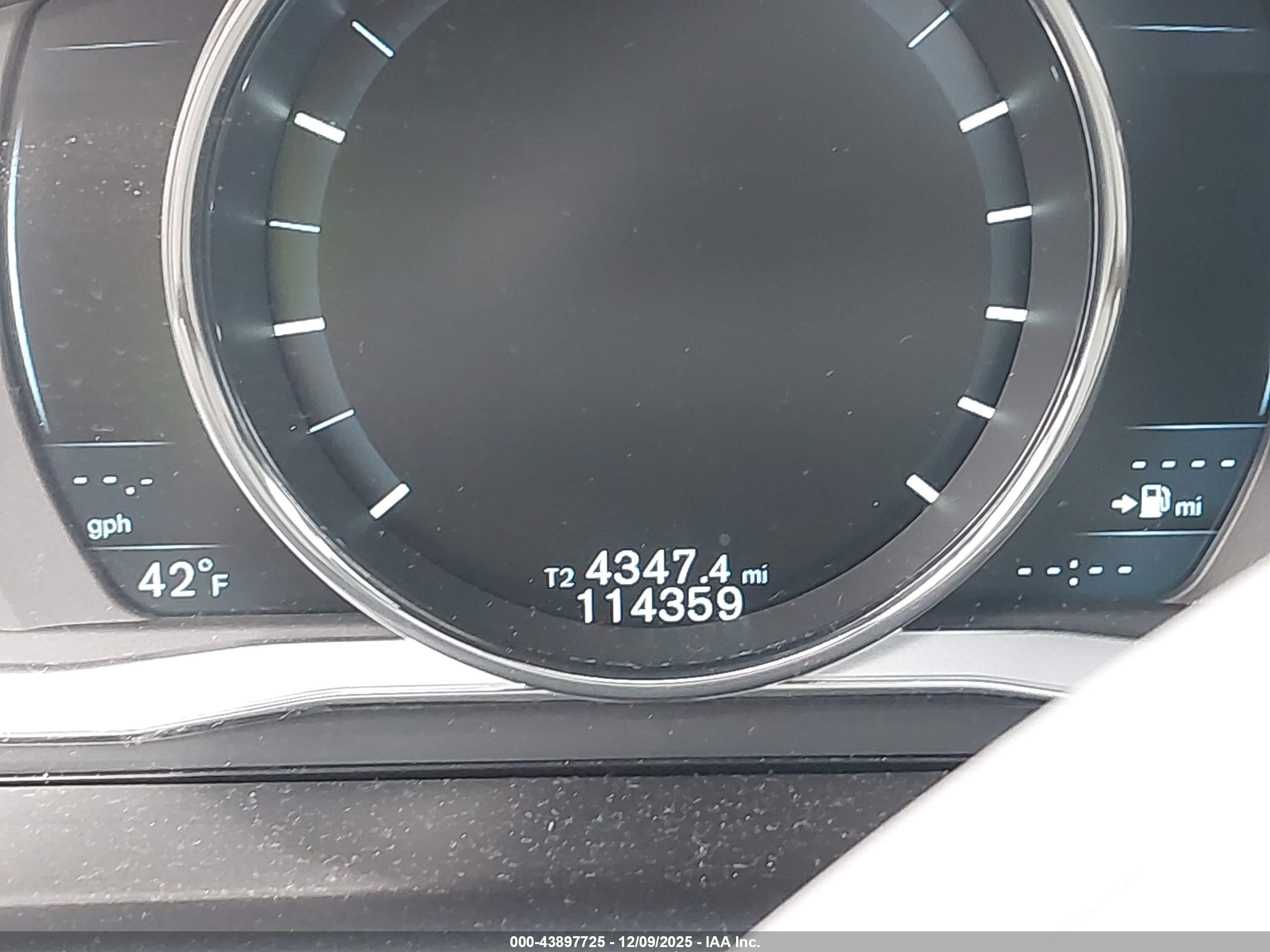 VOLVO XC60 image 7