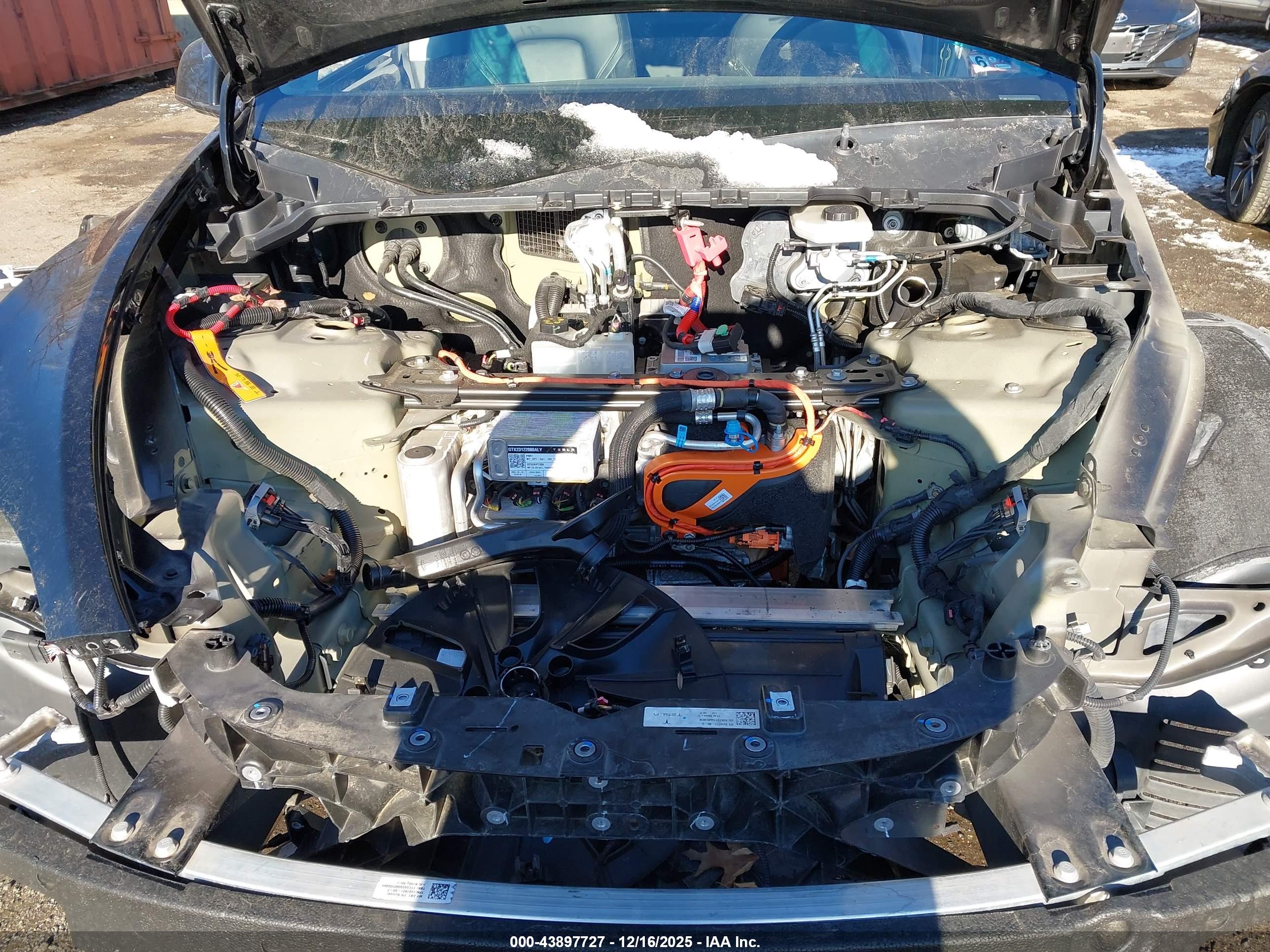 TESLA MODEL image 10