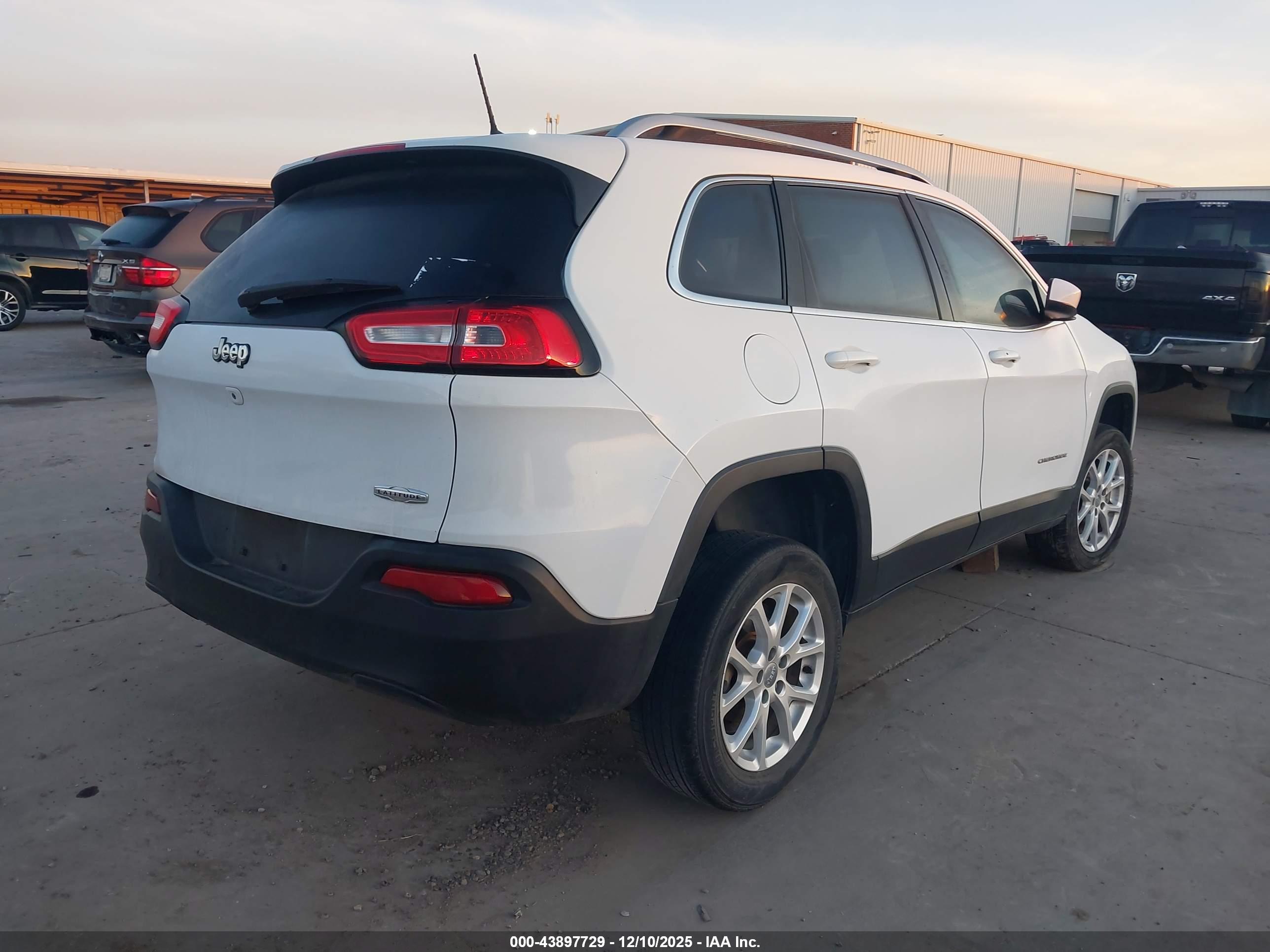 JEEP CHEROKEE image 4