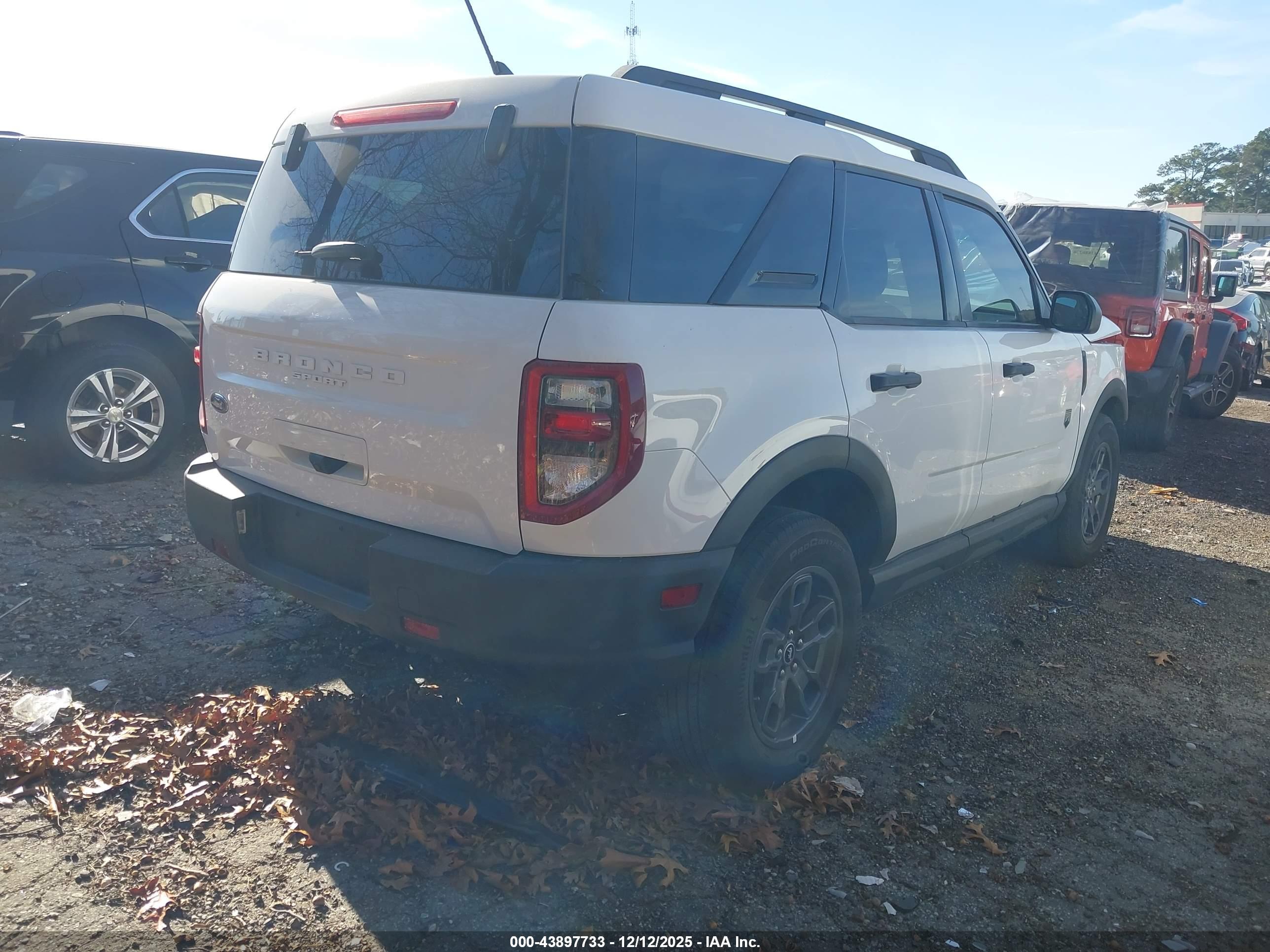 FORD BRONCO image 4