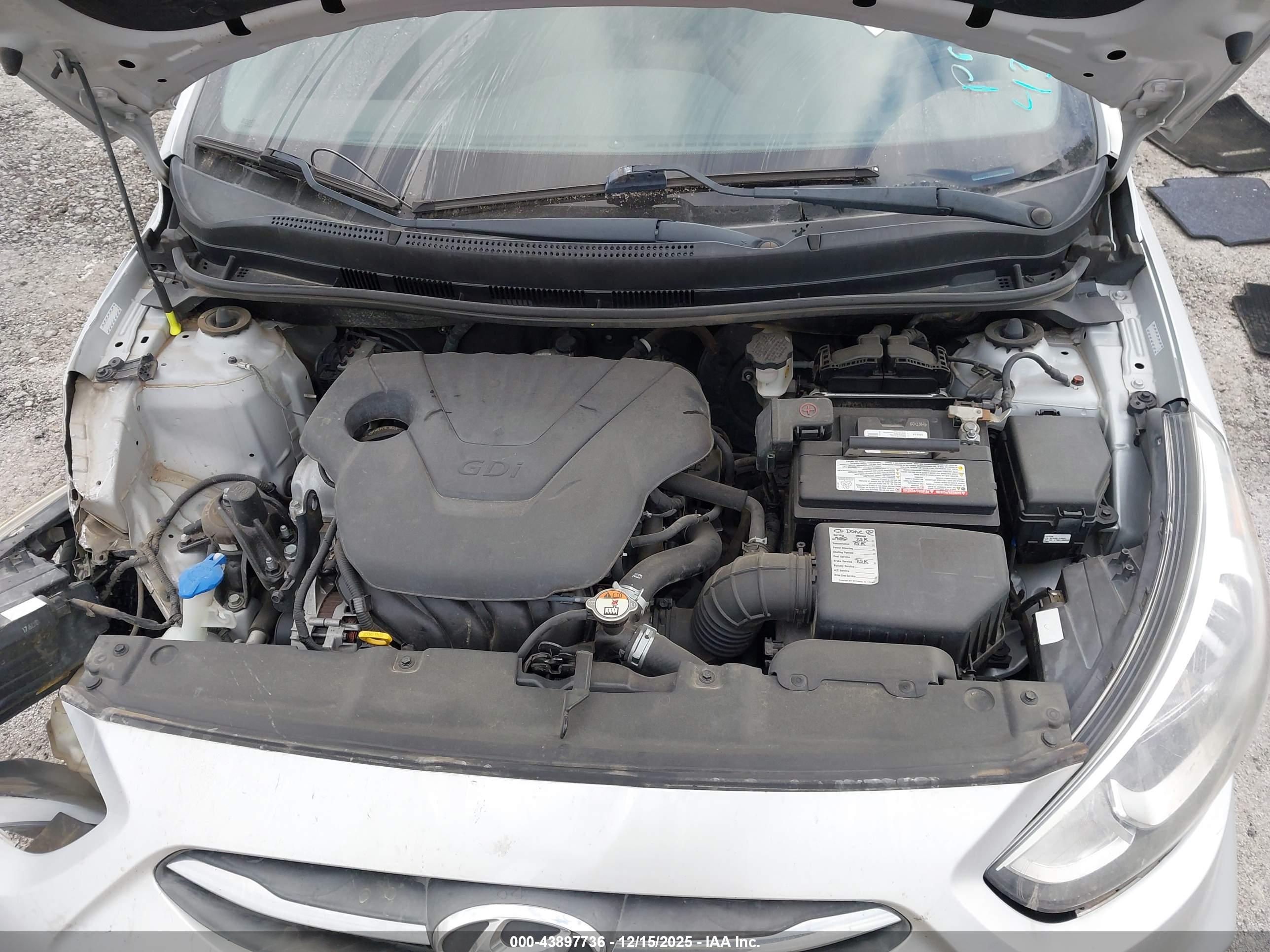 HYUNDAI ACCENT image 10