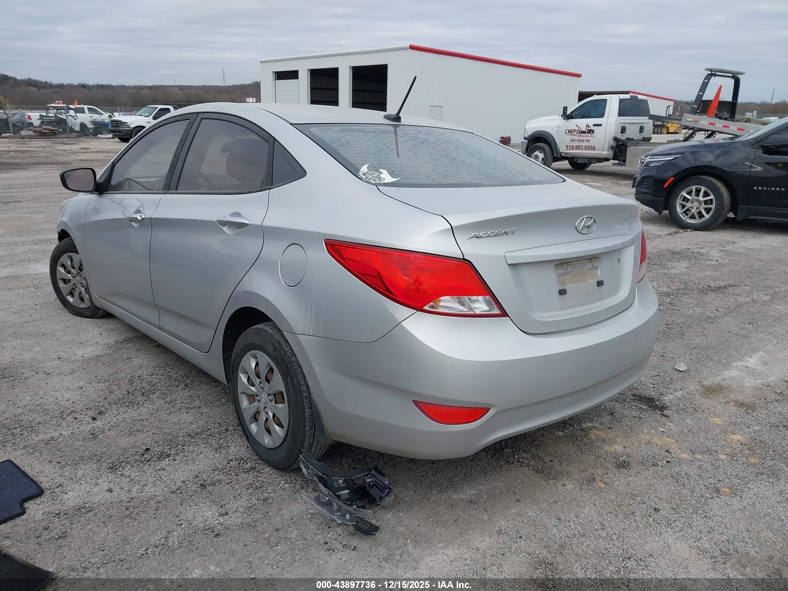 HYUNDAI ACCENT image 3