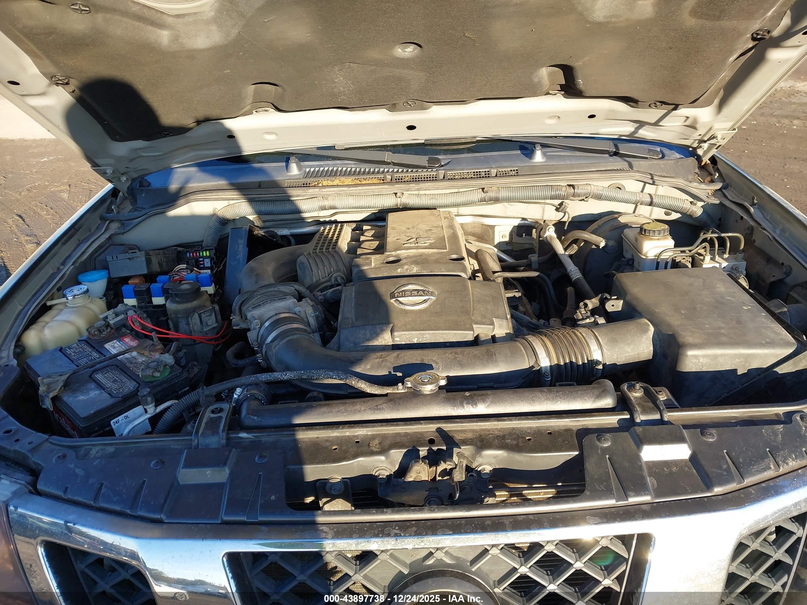 NISSAN FRONTIER image 10