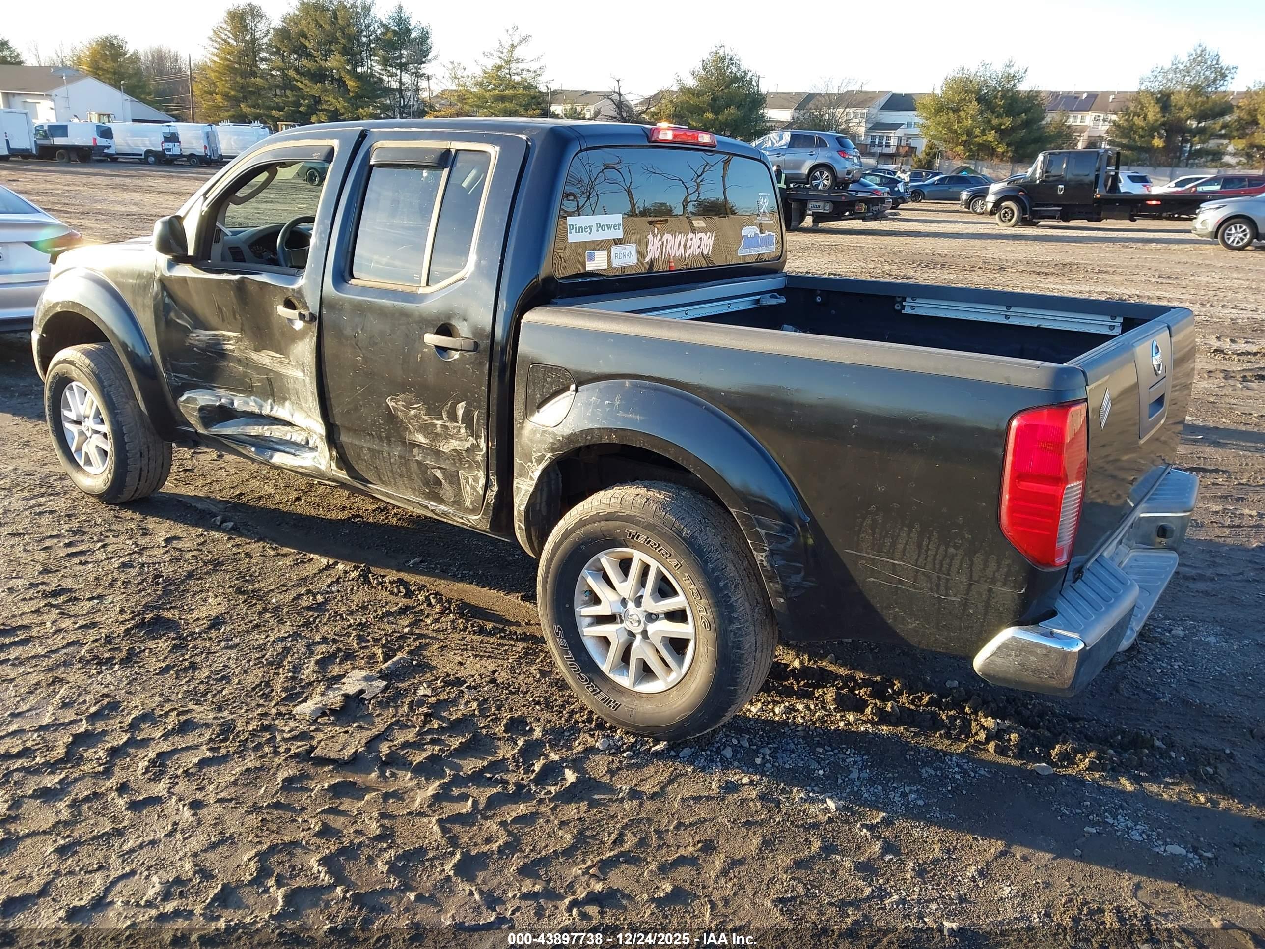 NISSAN FRONTIER image 3