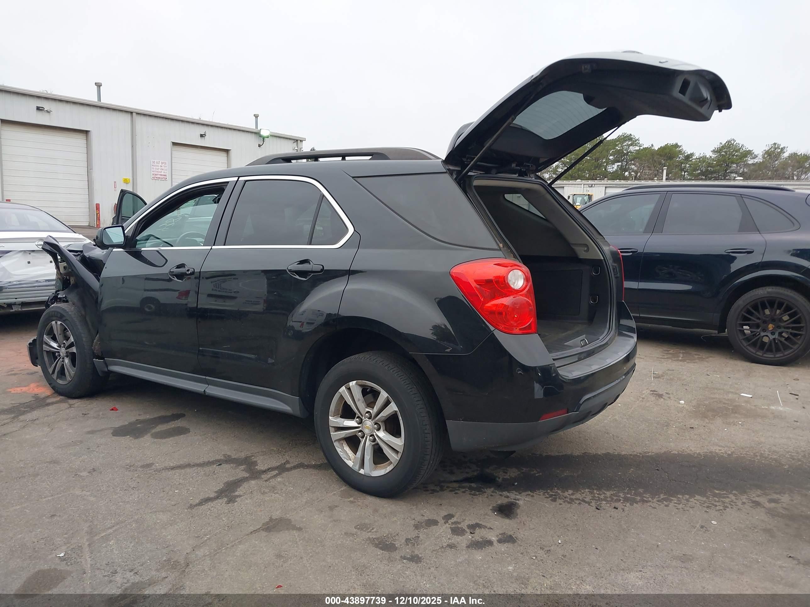 CHEVROLET EQUINOX image 3