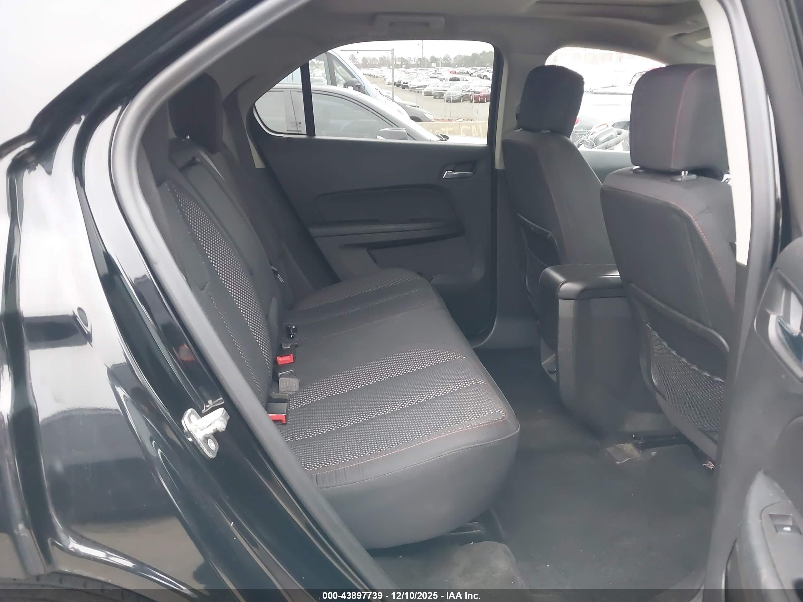CHEVROLET EQUINOX image 8