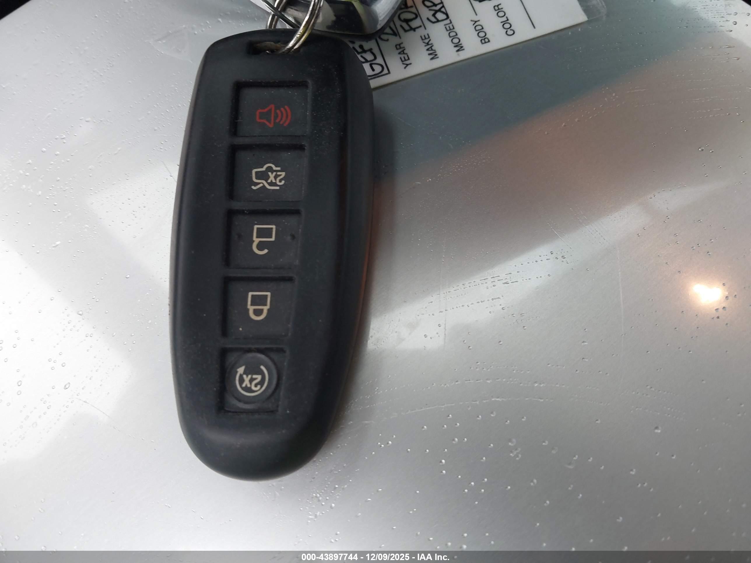 FORD EXPEDITION image 11