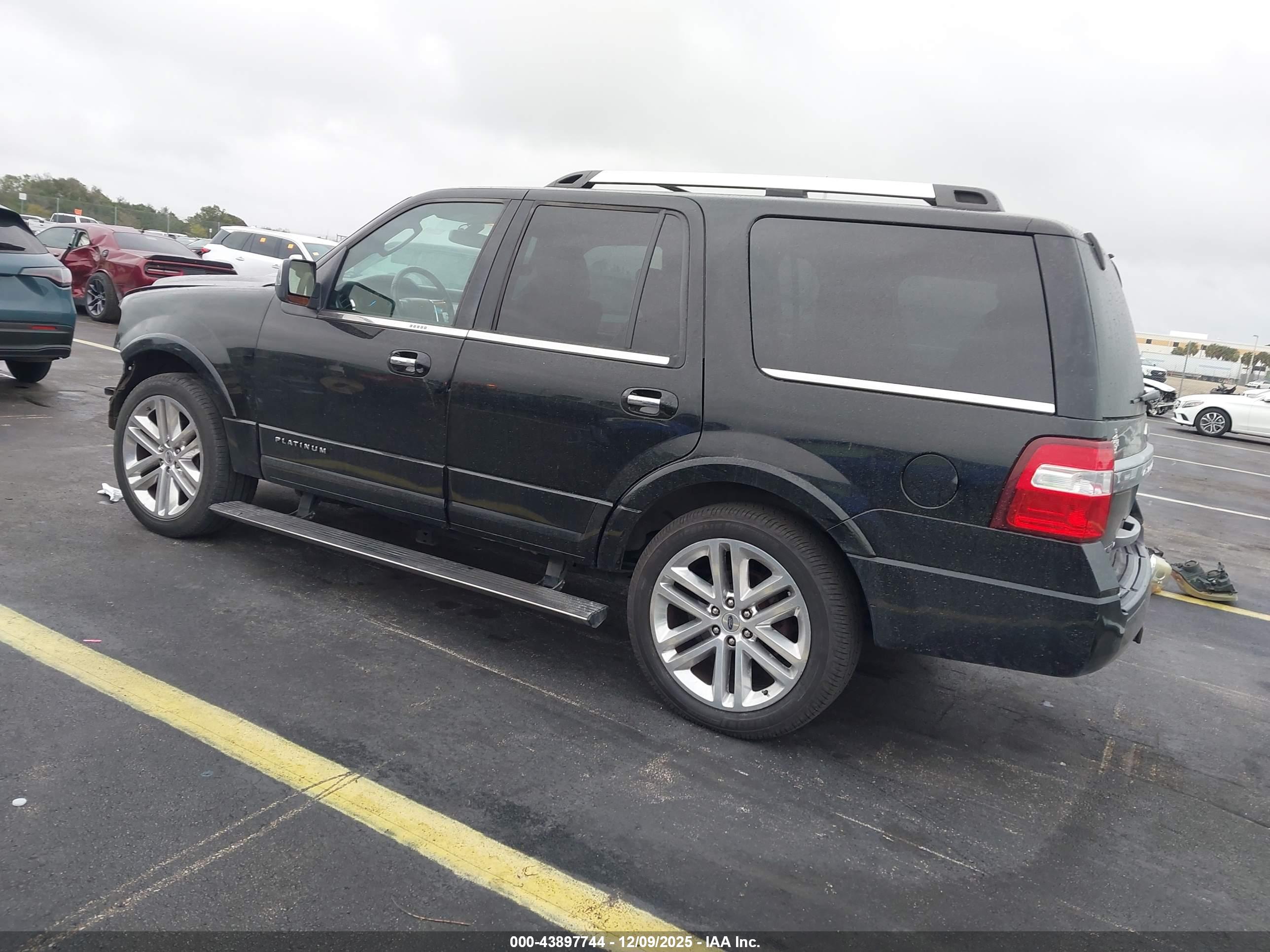 FORD EXPEDITION image 3