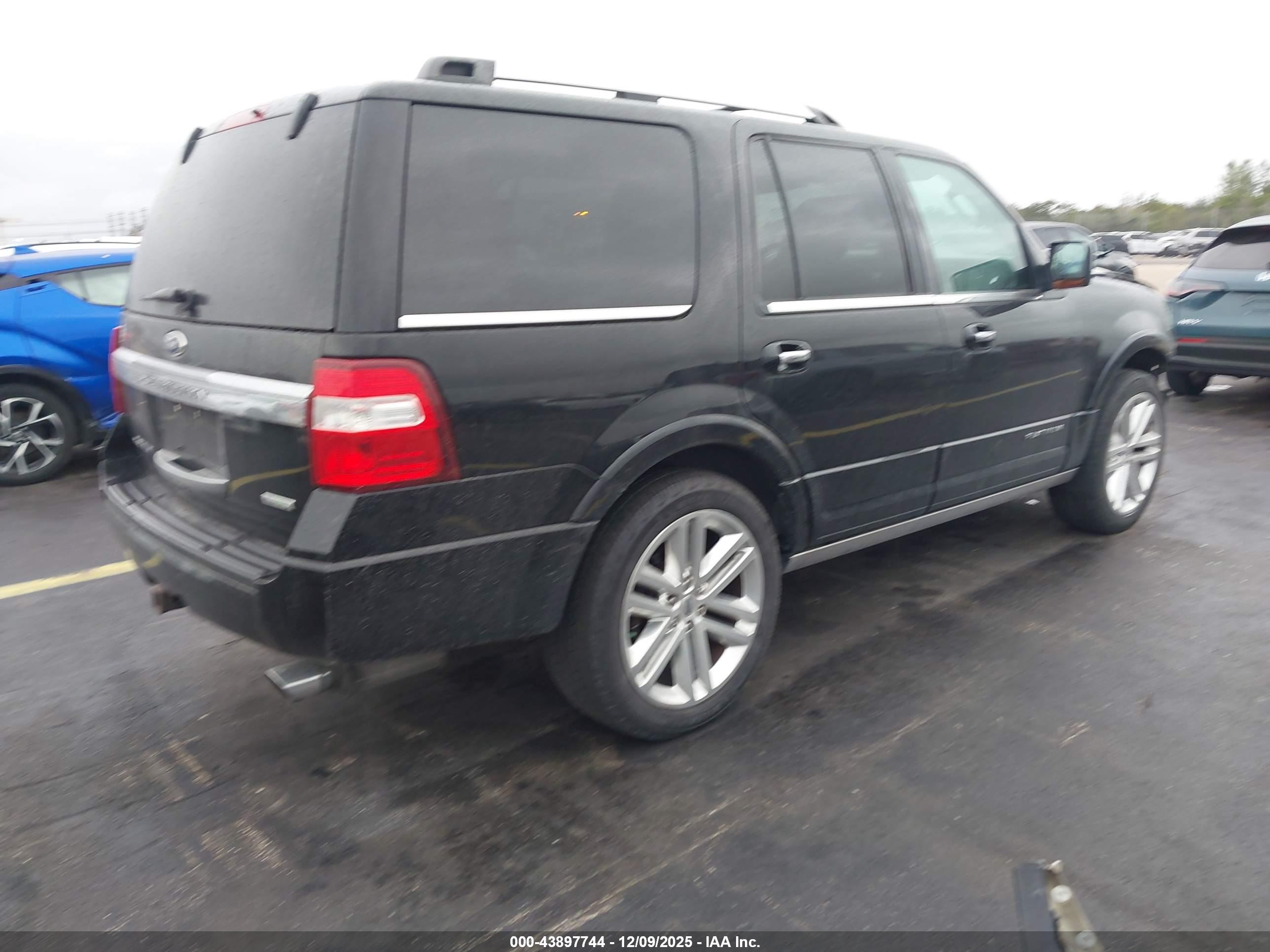 FORD EXPEDITION image 4