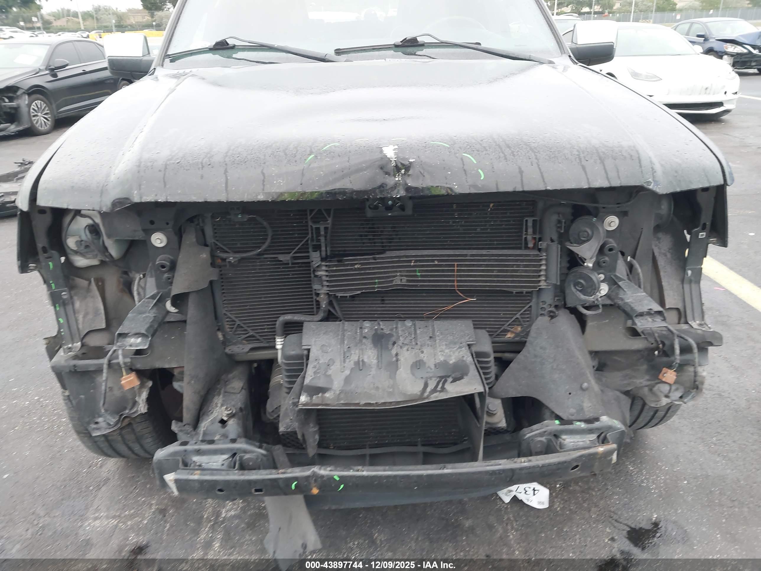 FORD EXPEDITION image 6