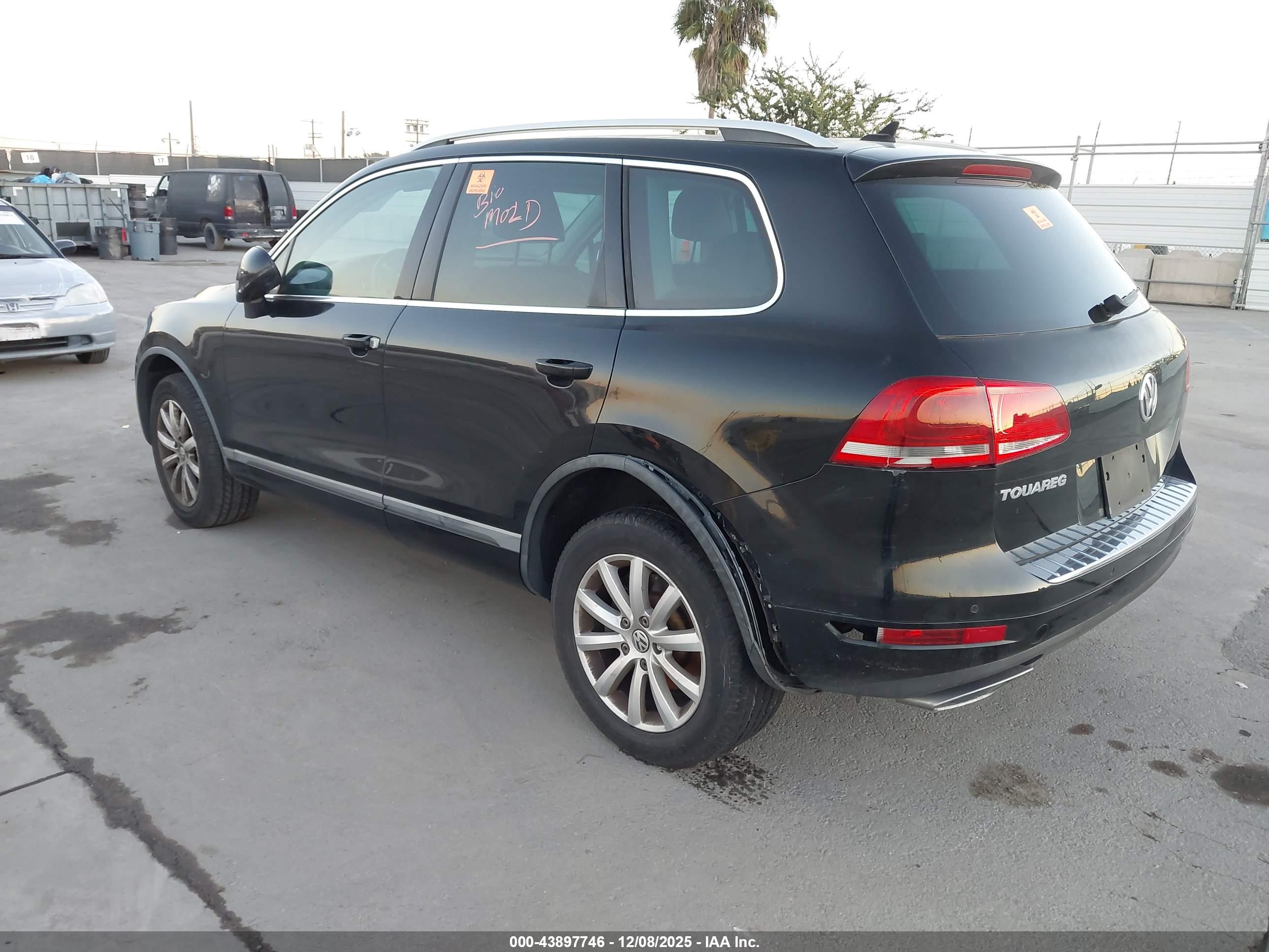 VOLKSWAGEN TOUAREG image 3