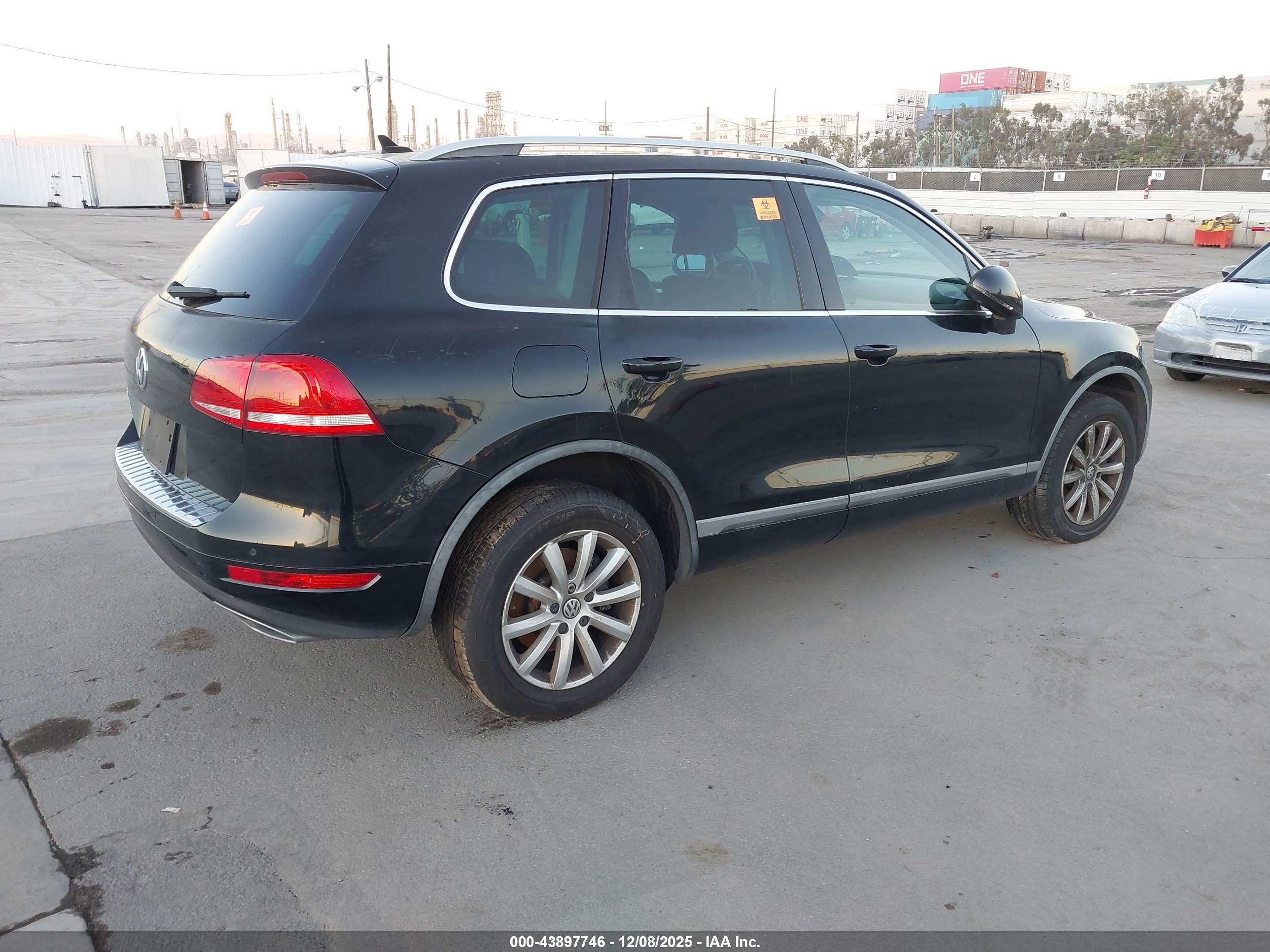 VOLKSWAGEN TOUAREG image 4