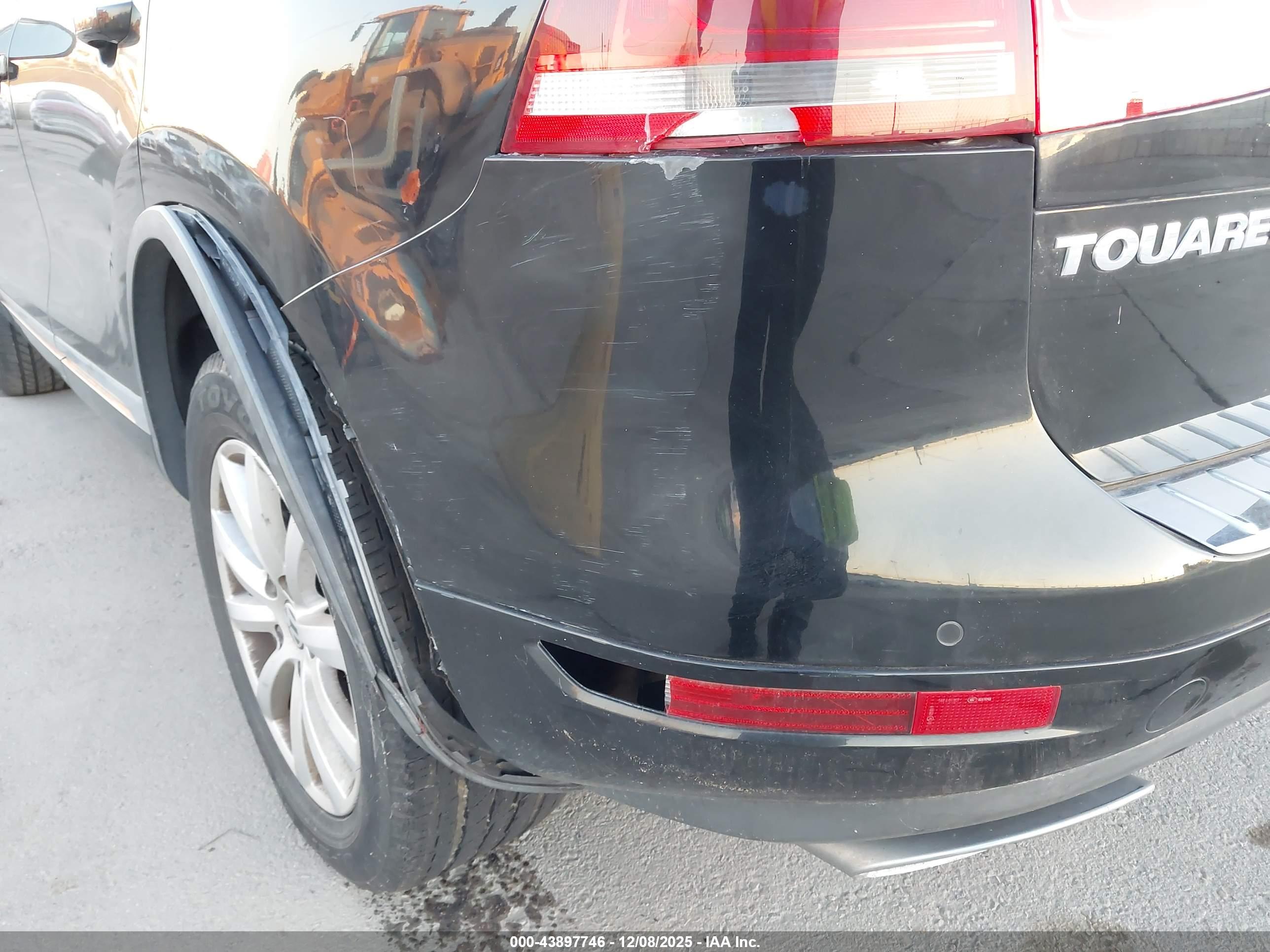 VOLKSWAGEN TOUAREG image 6