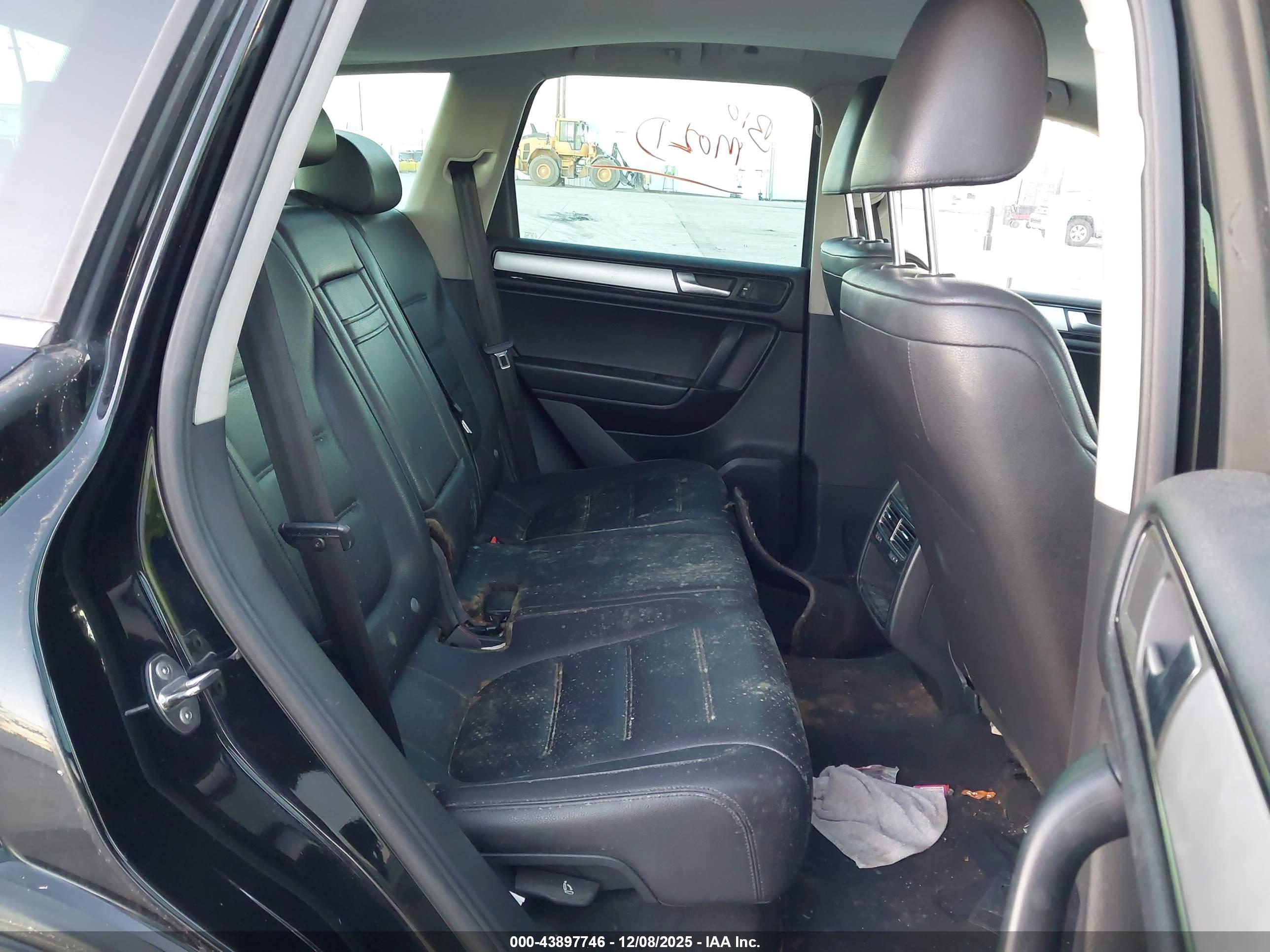 VOLKSWAGEN TOUAREG image 8