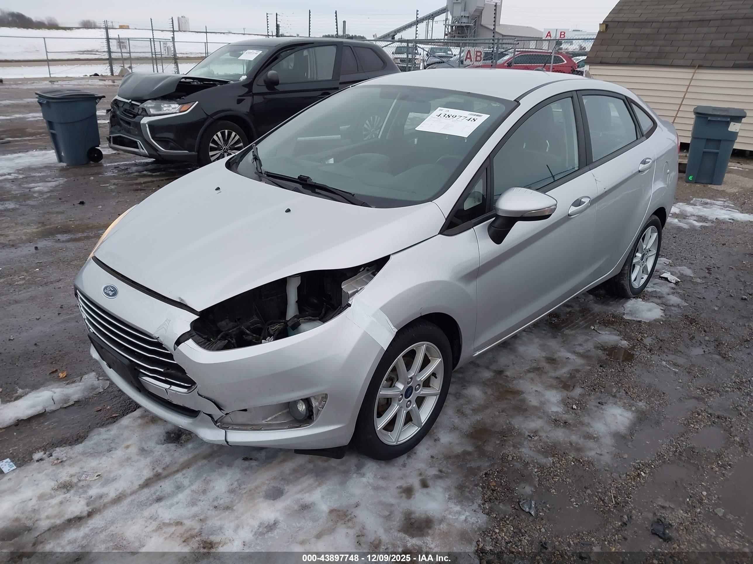 FORD FIESTA image 2