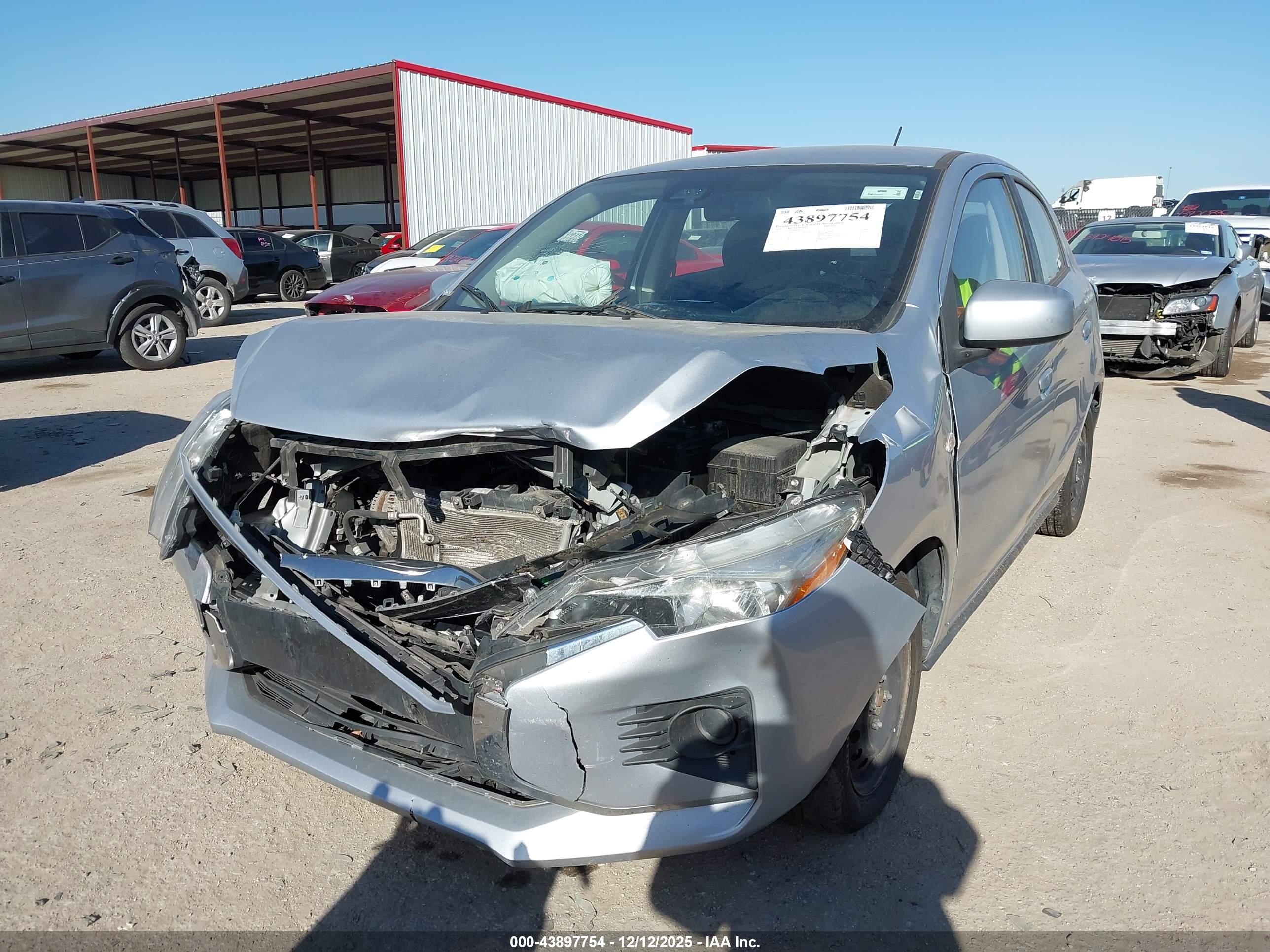 MITSUBISHI MIRAGE image 2