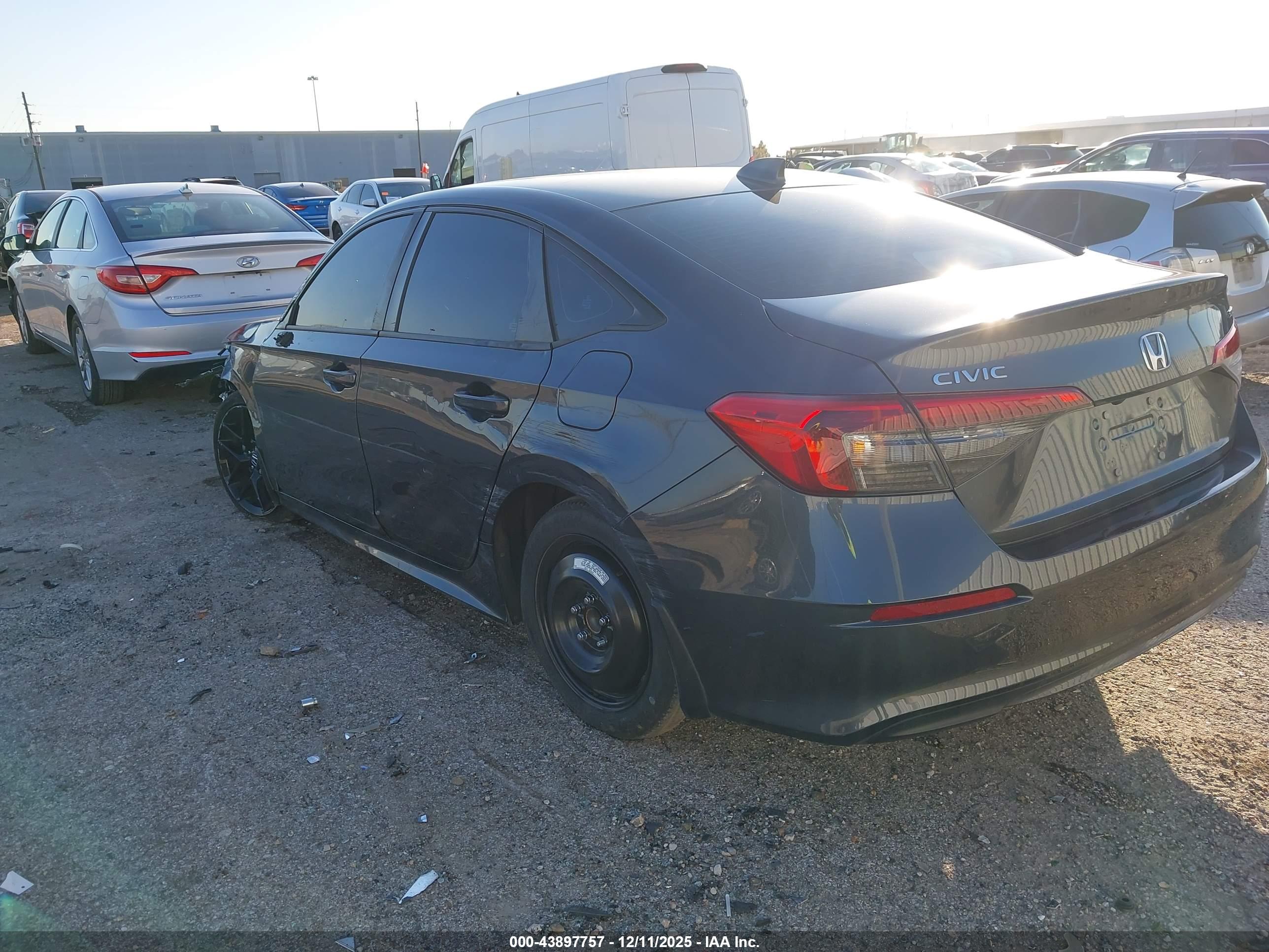 HONDA CIVIC image 3