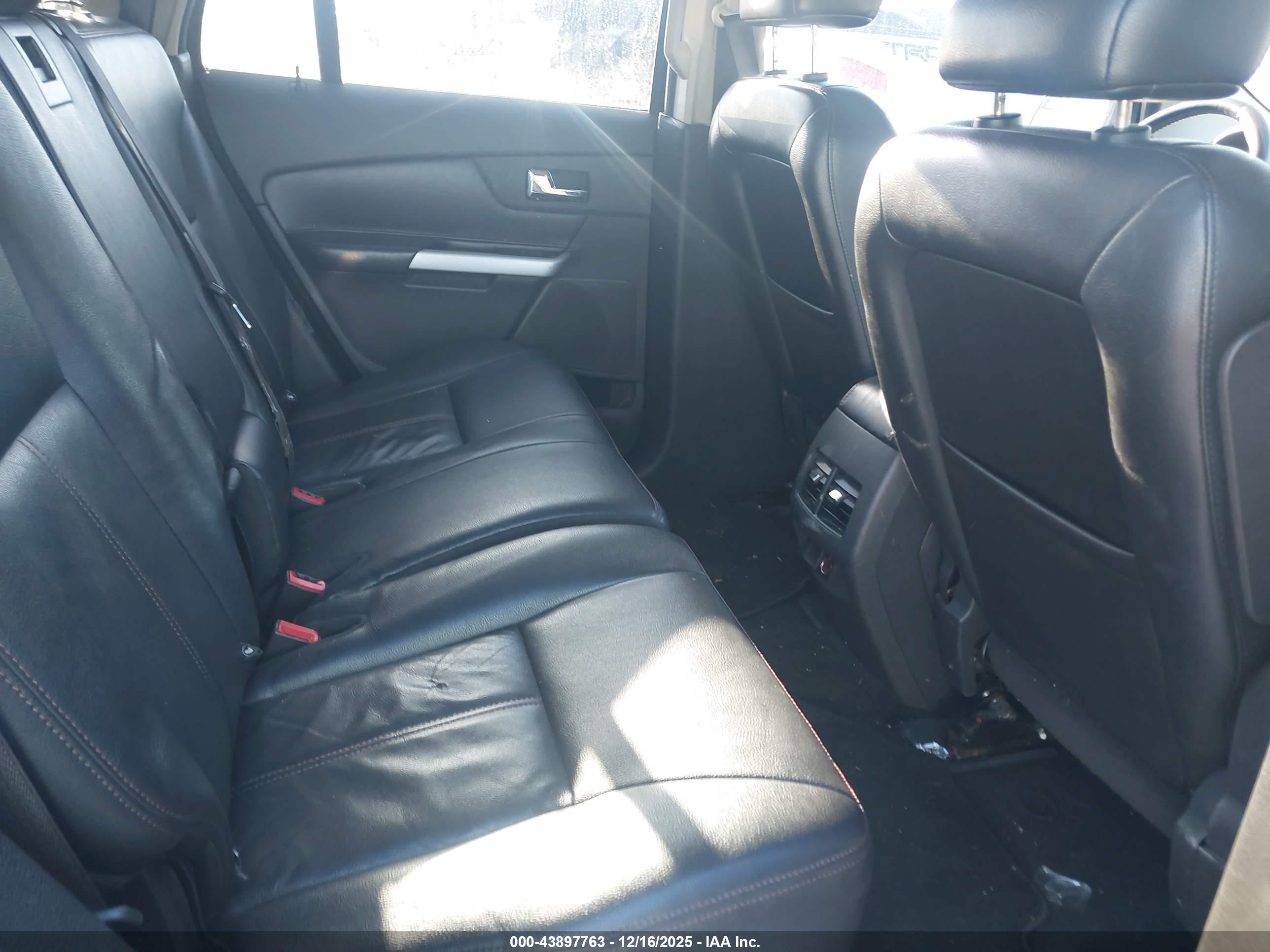 FORD EDGE image 8