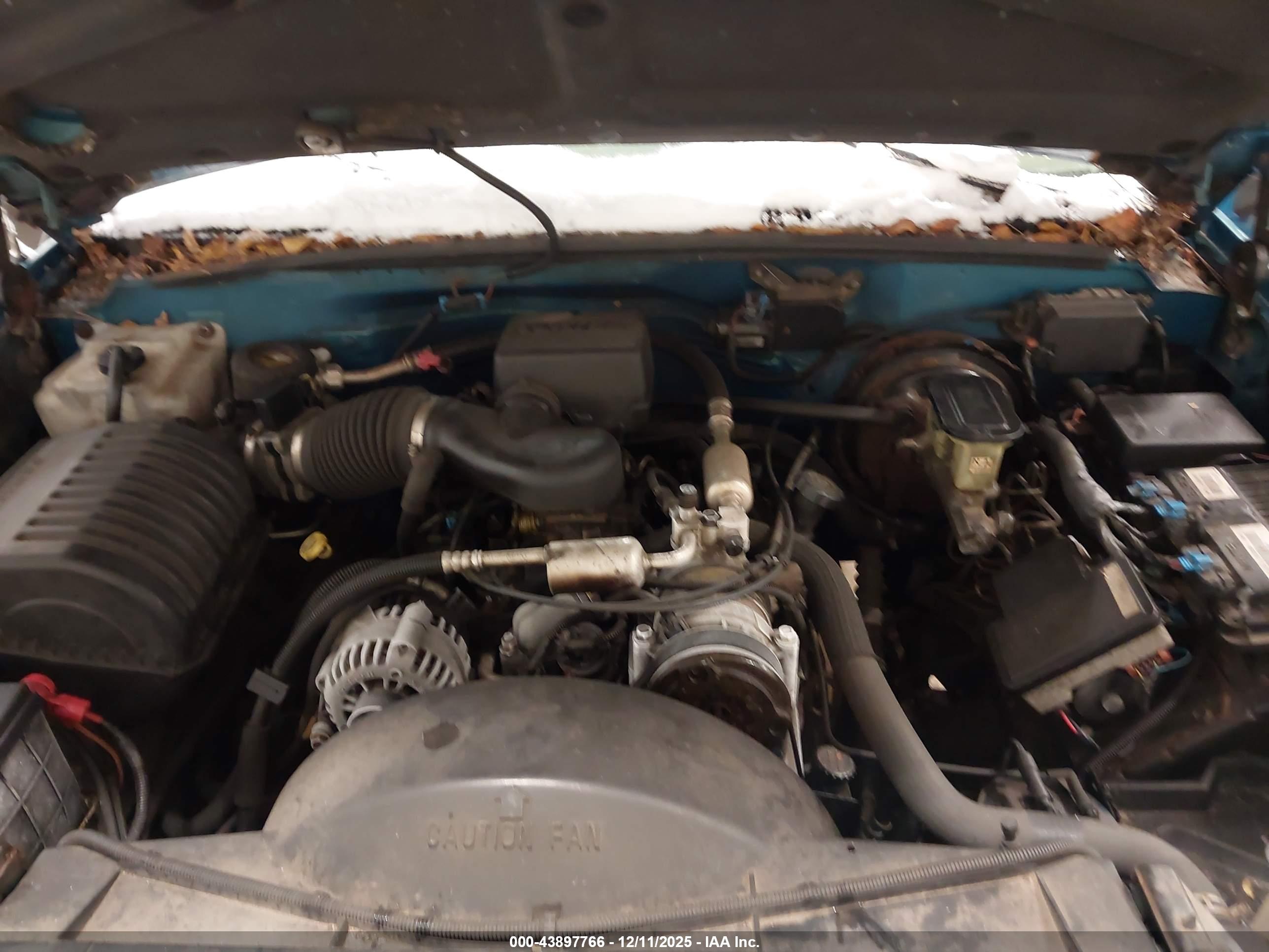 CHEVROLET GMT-400 image 10