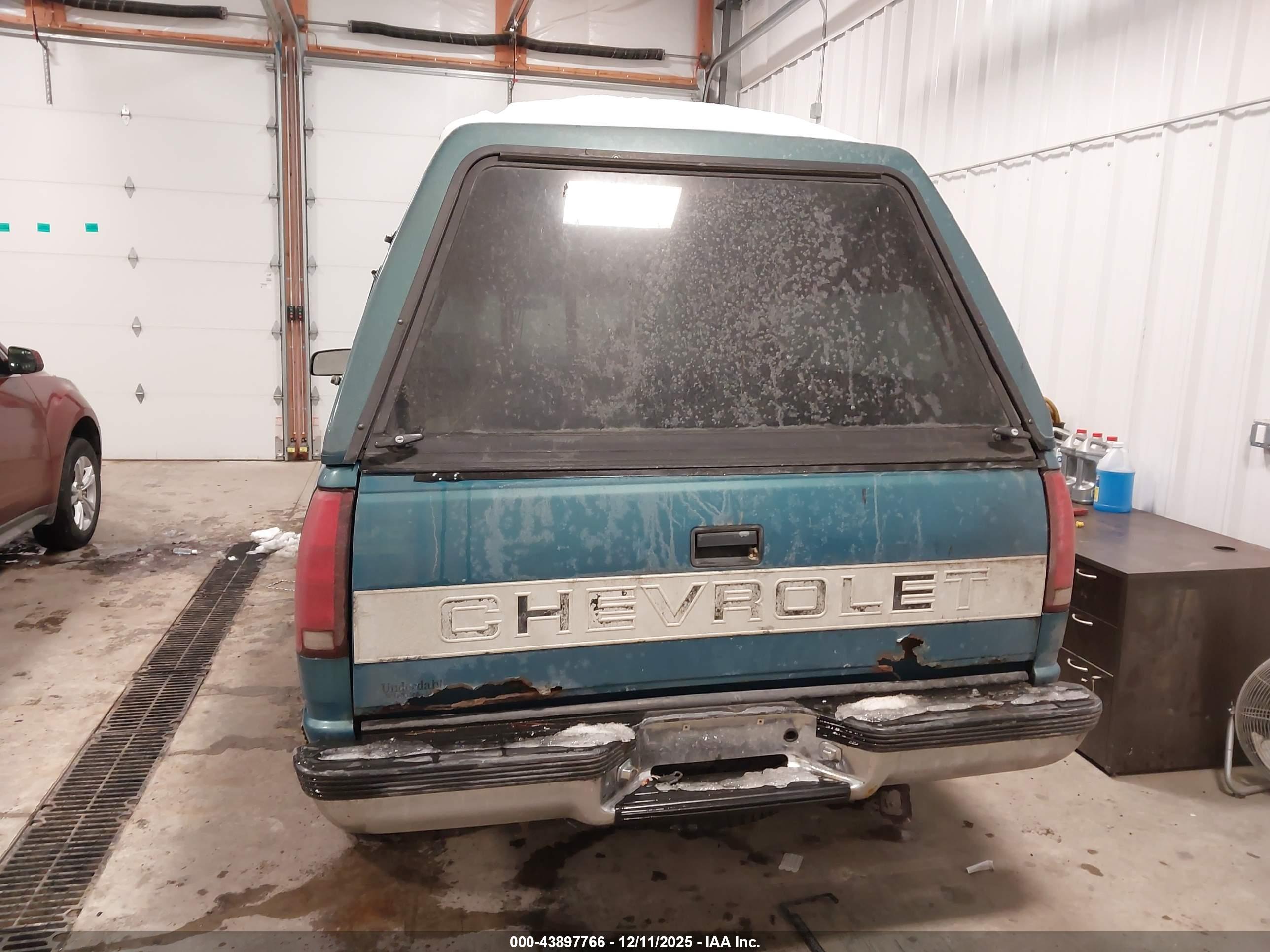 CHEVROLET GMT-400 image 6