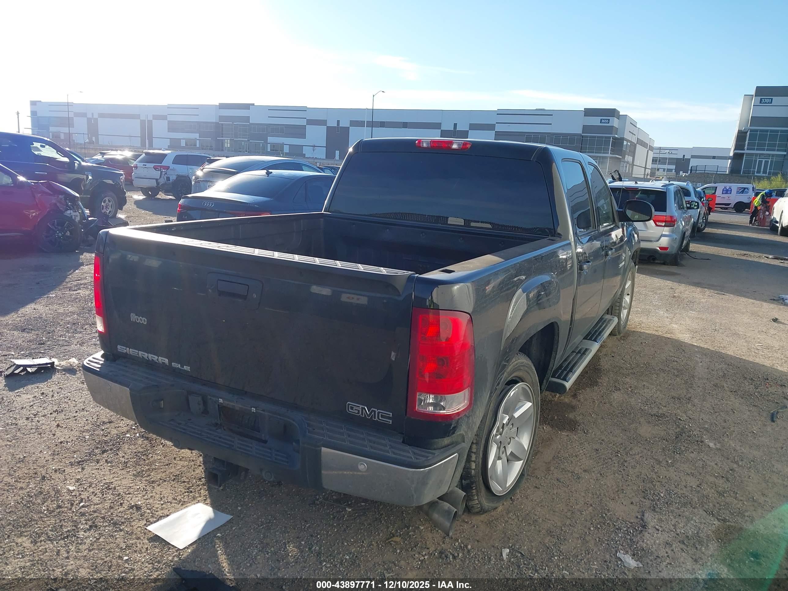 GMC SIERRA image 4