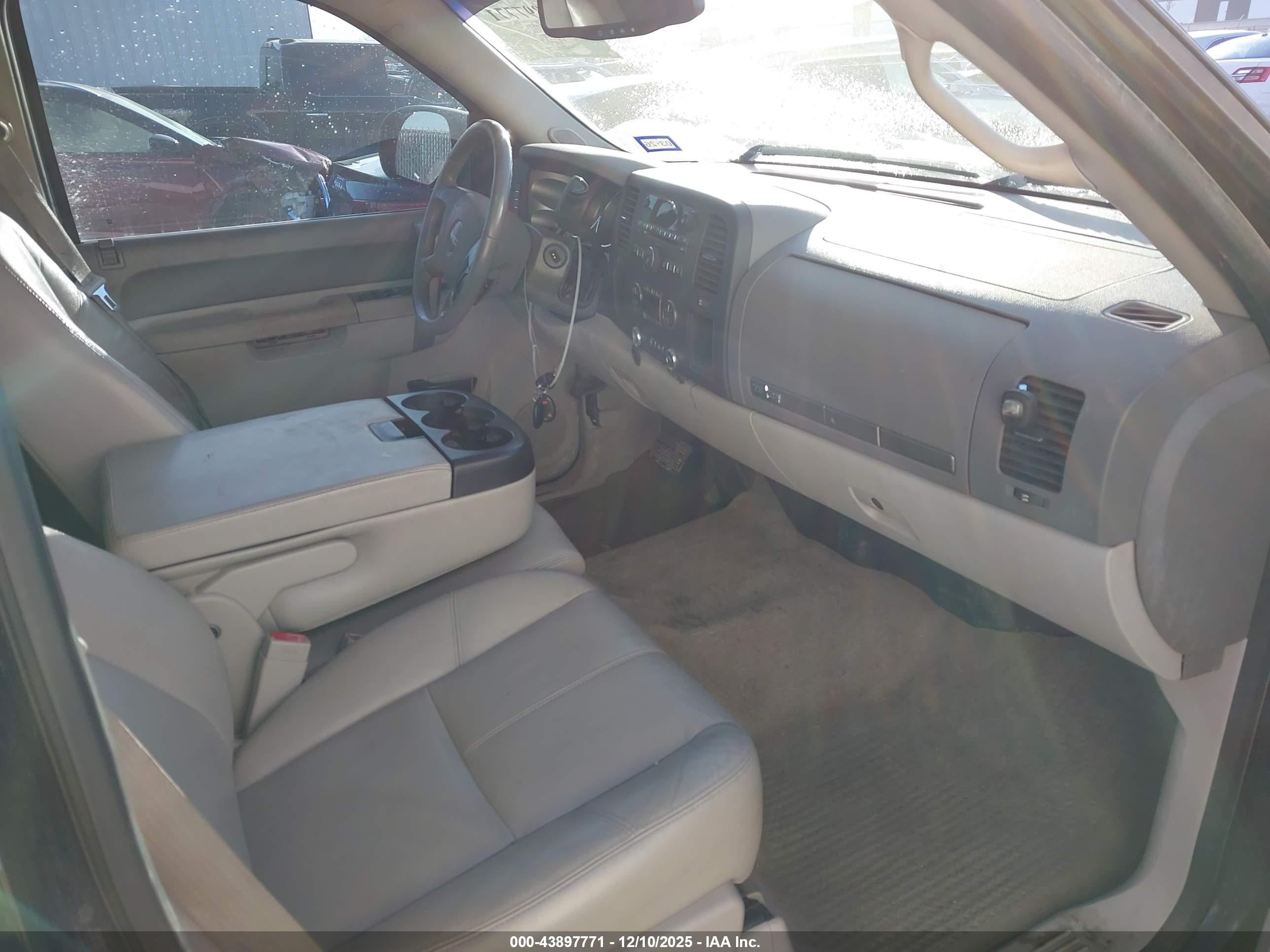 GMC SIERRA image 5
