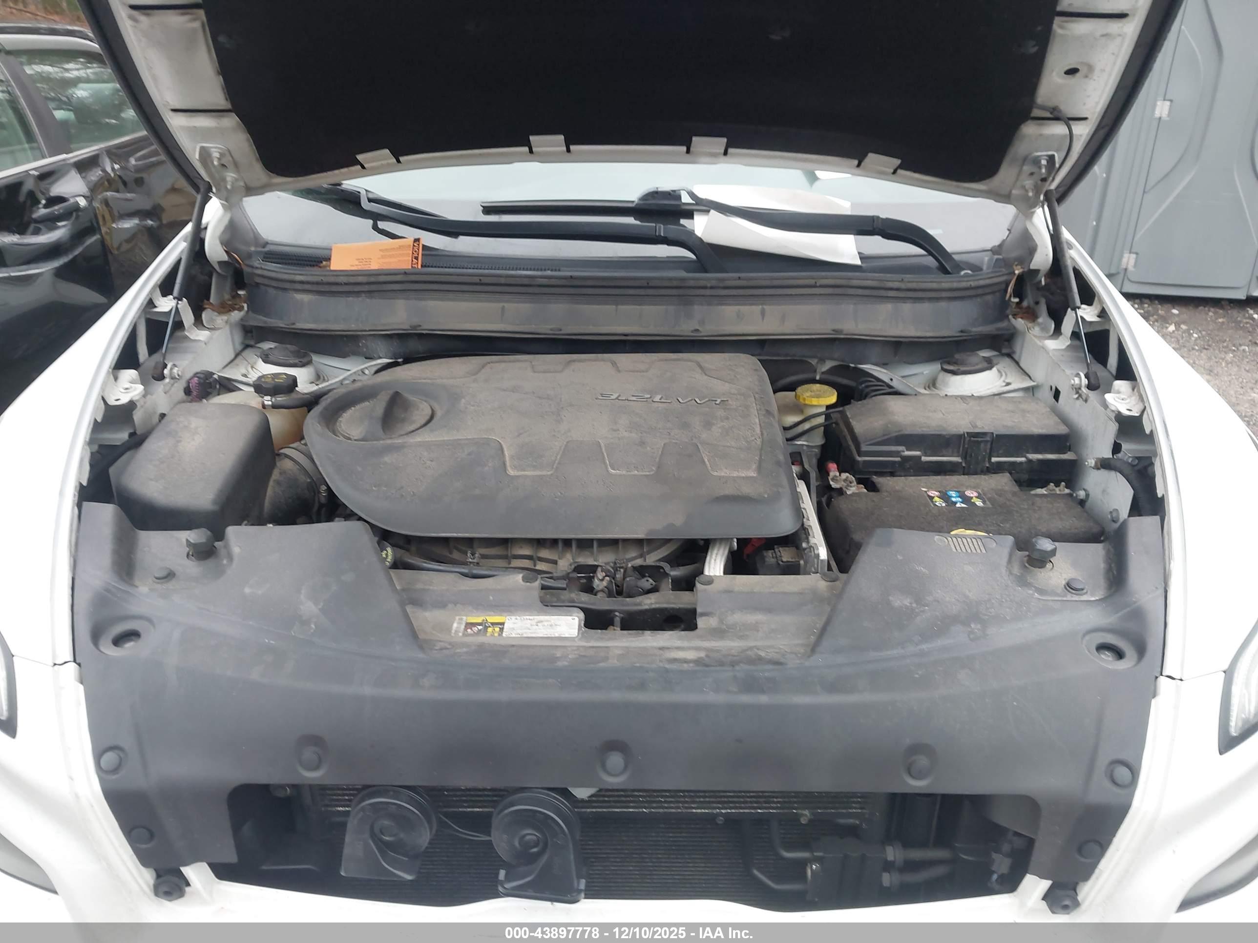 JEEP CHEROKEE image 10