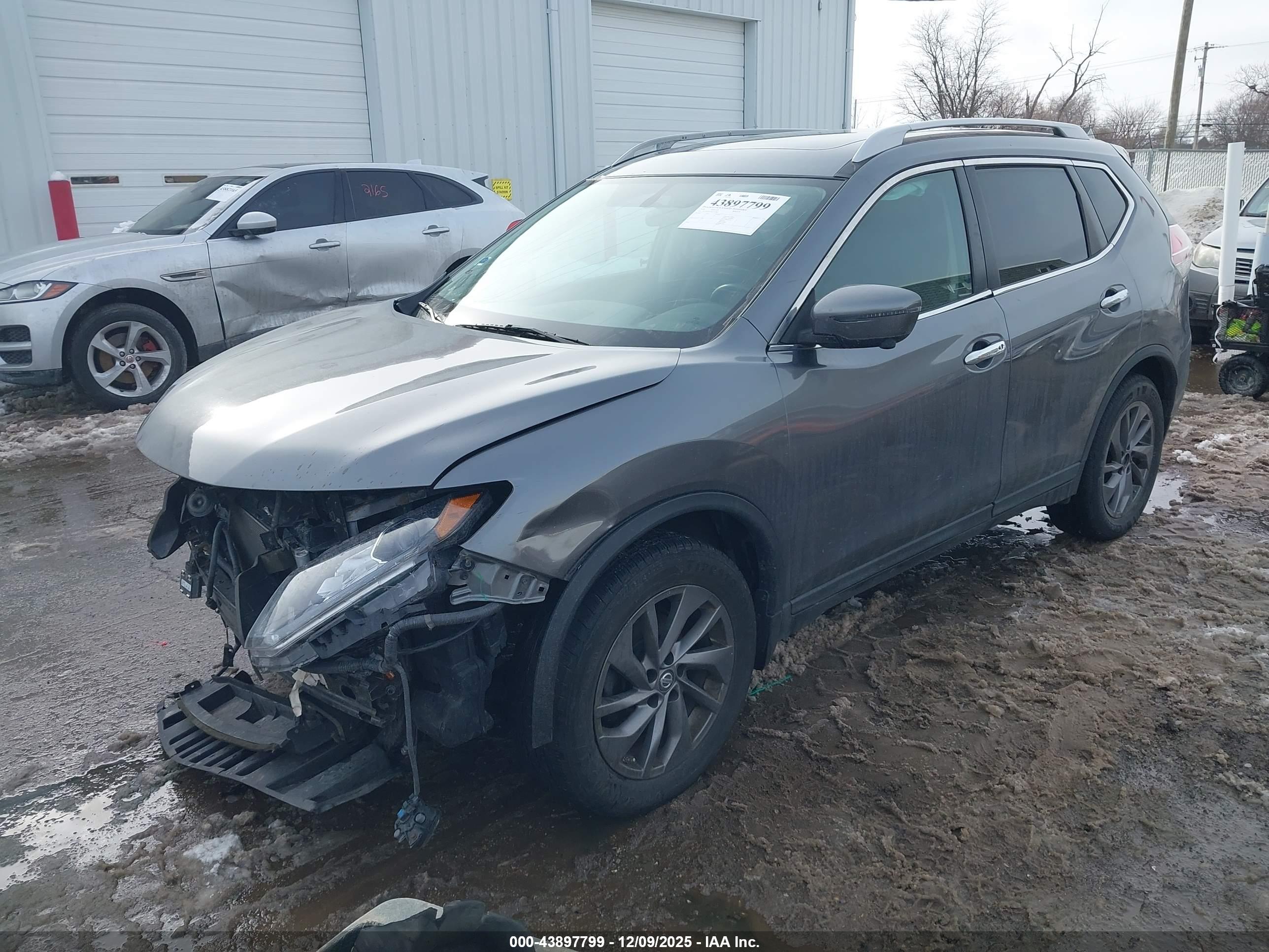 NISSAN ROGUE image 2