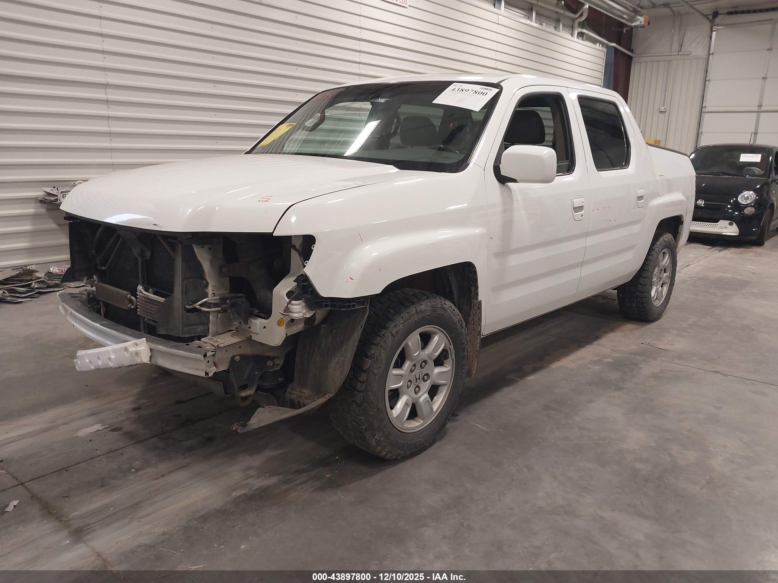 HONDA RIDGELINE image 2