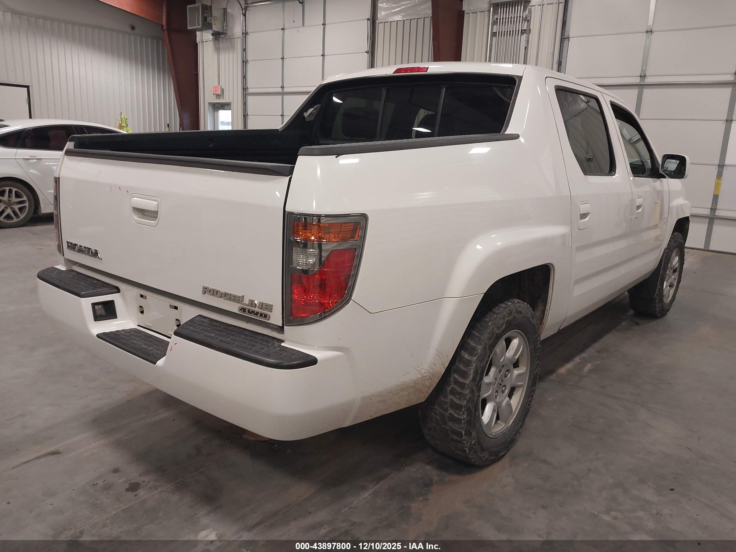 HONDA RIDGELINE image 4