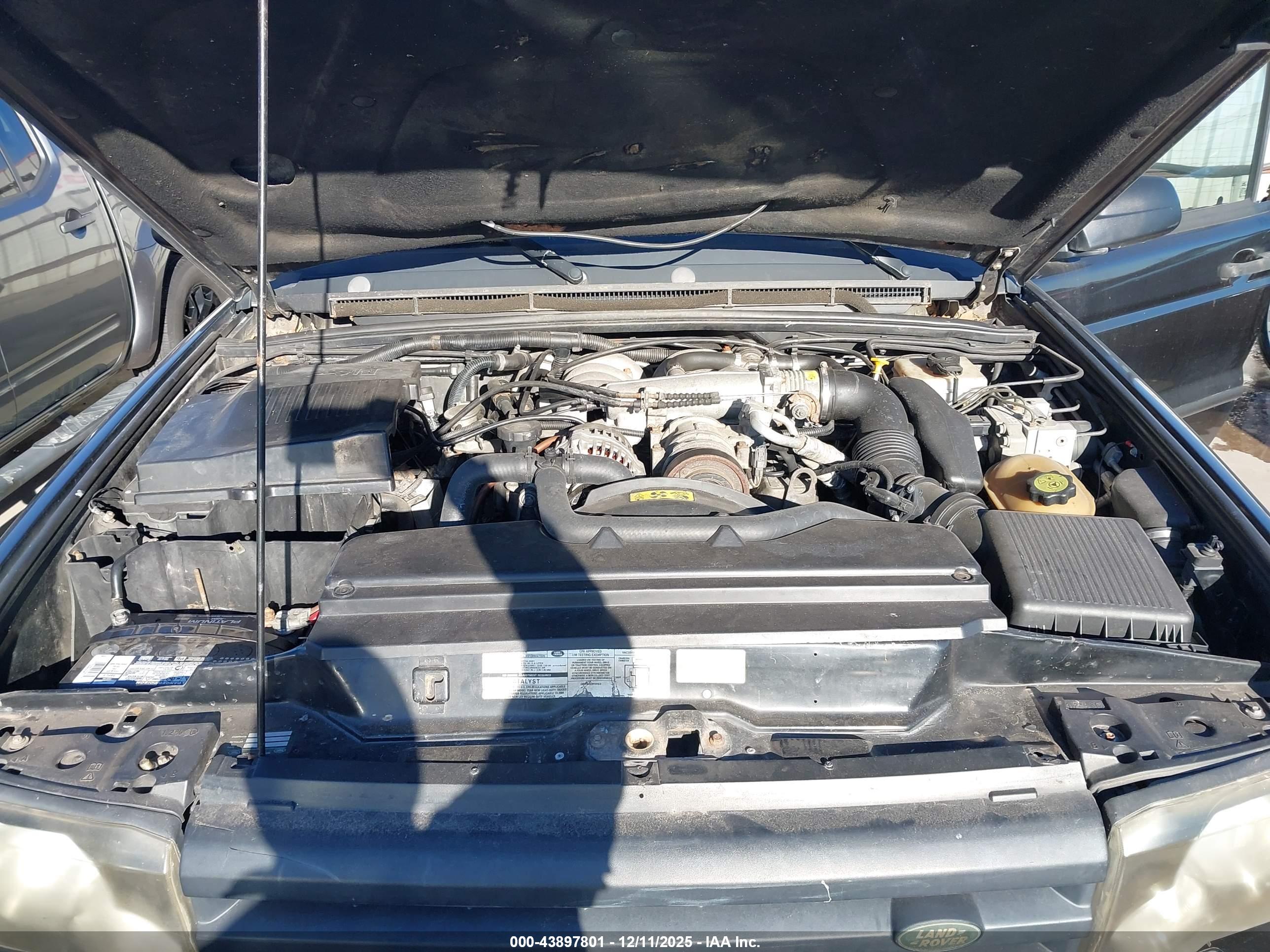 LAND ROVER image 10
