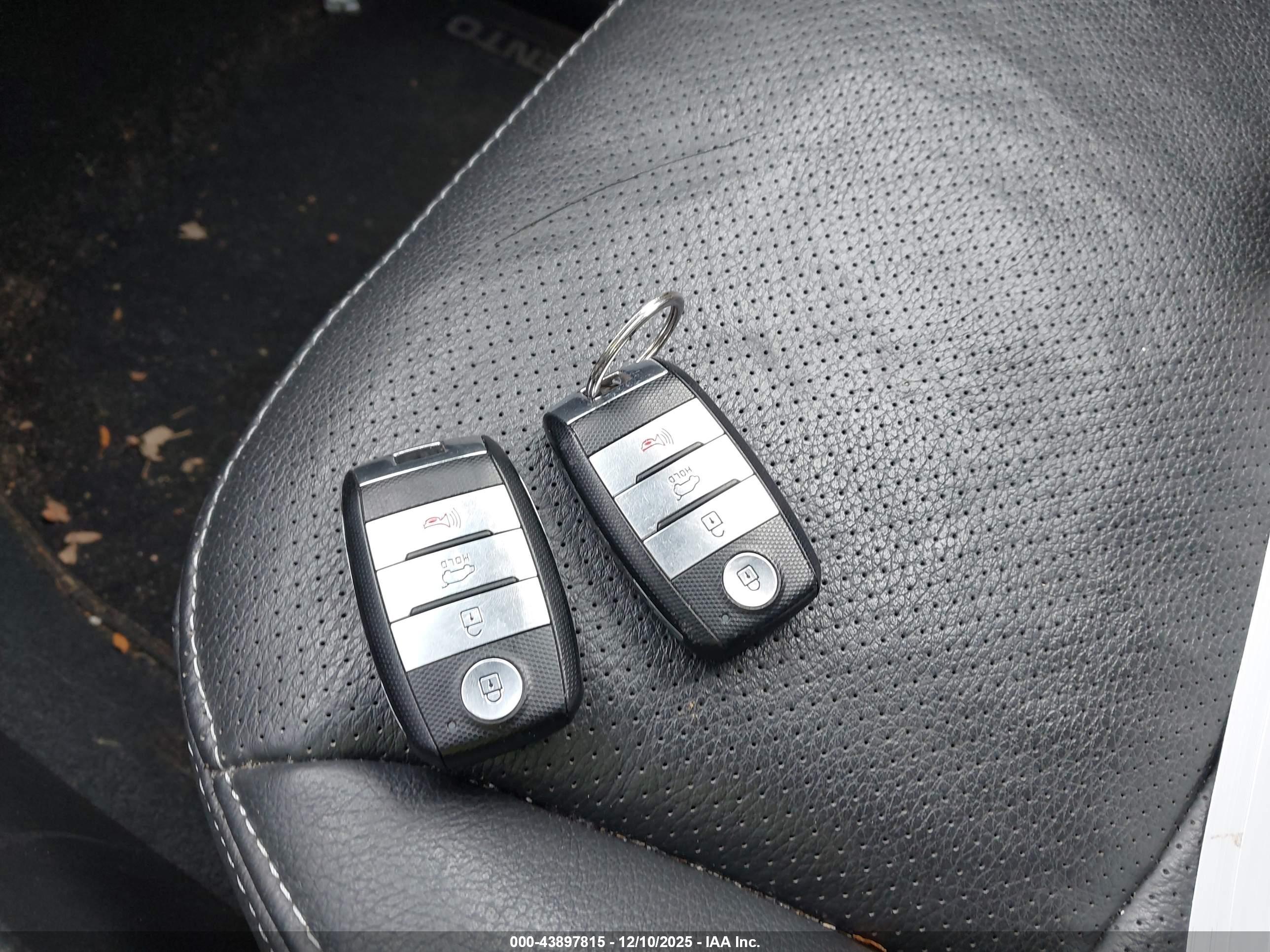 KIA SORENTO image 11
