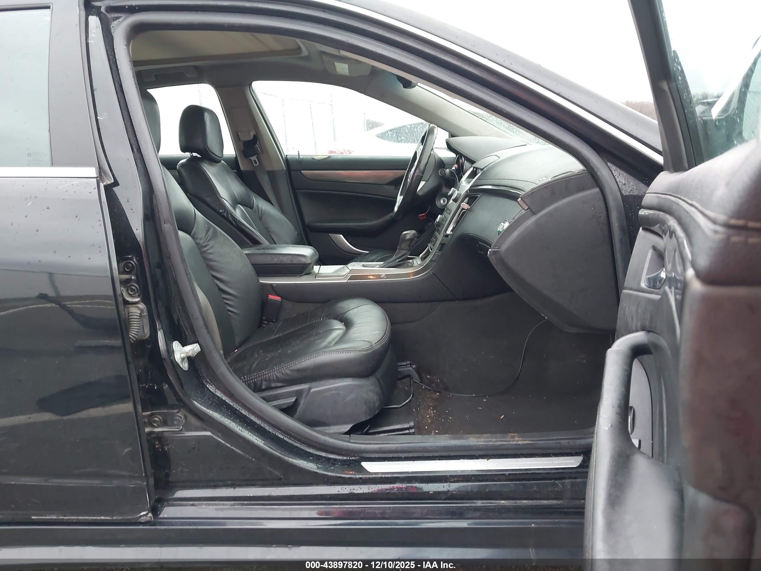 CADILLAC CTS image 5
