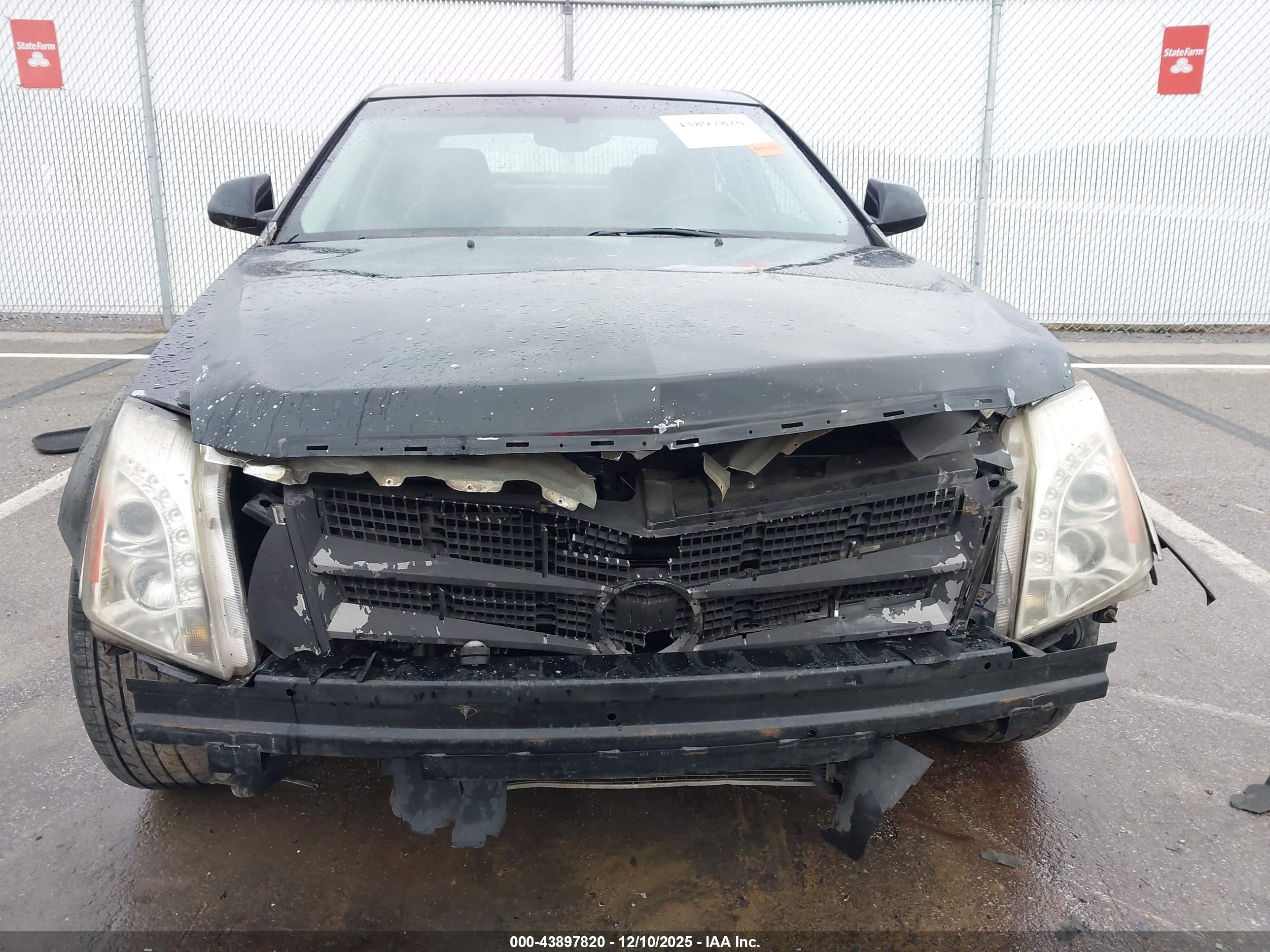 CADILLAC CTS image 6