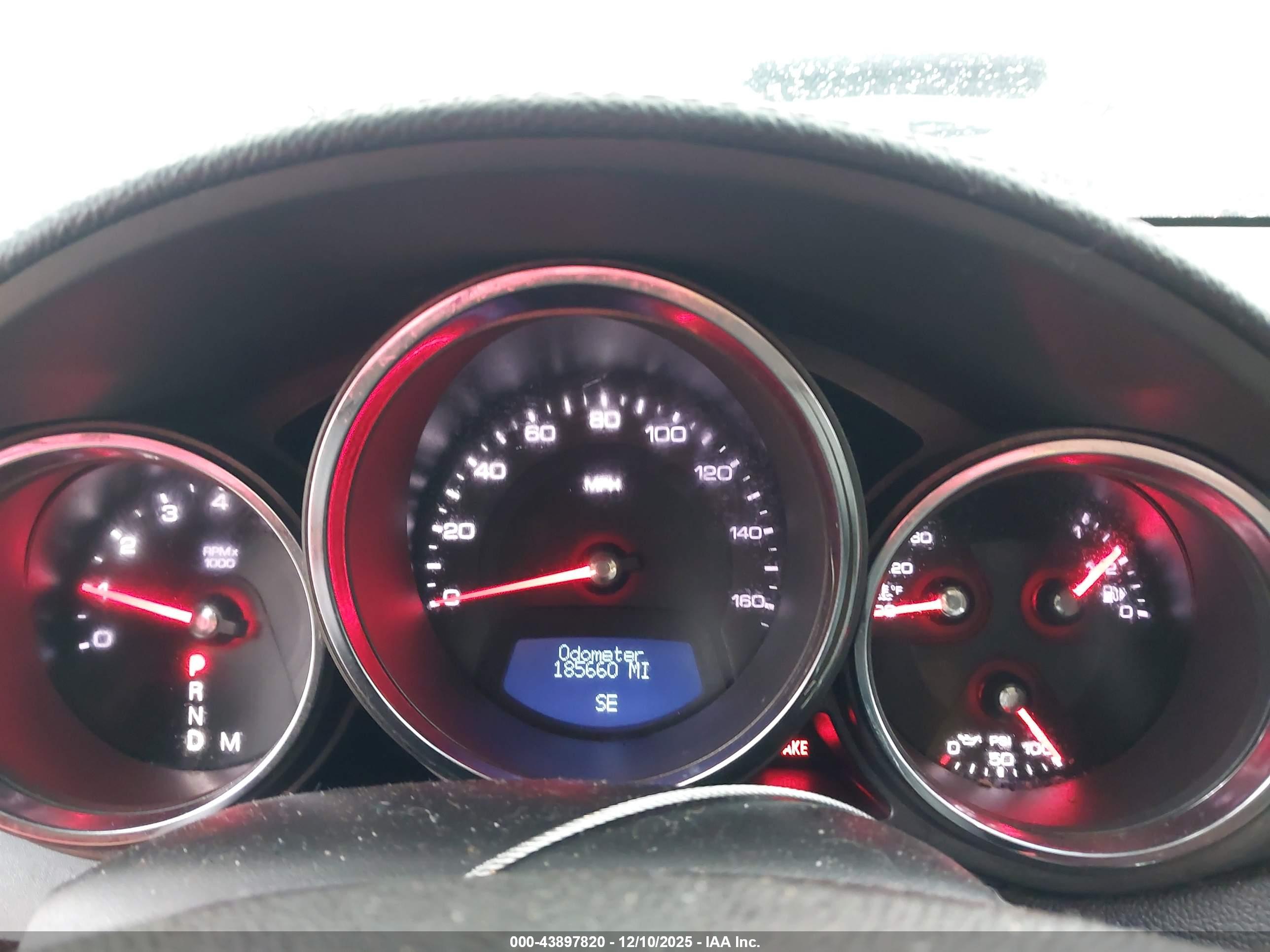 CADILLAC CTS image 7