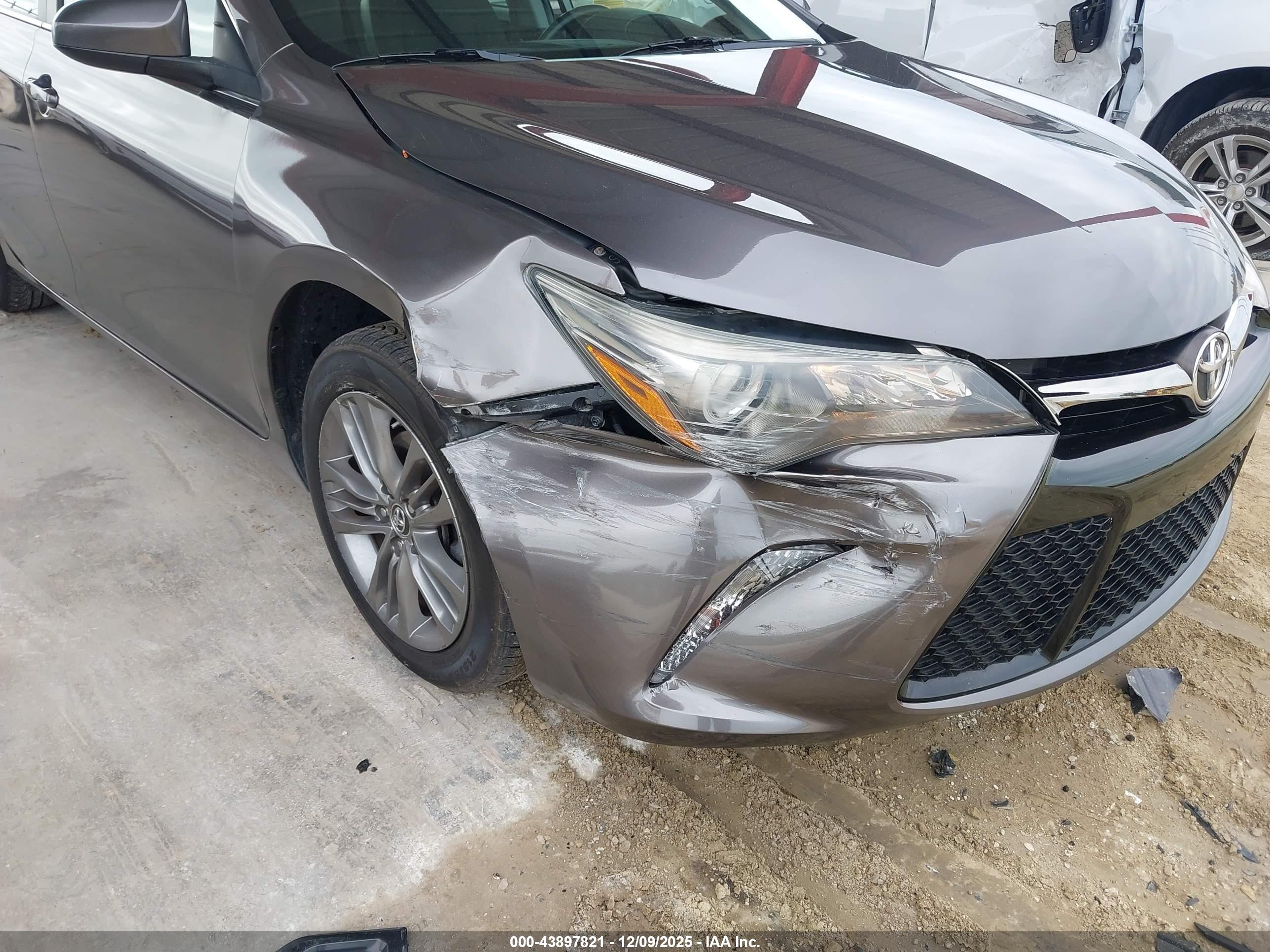 TOYOTA CAMRY image 6