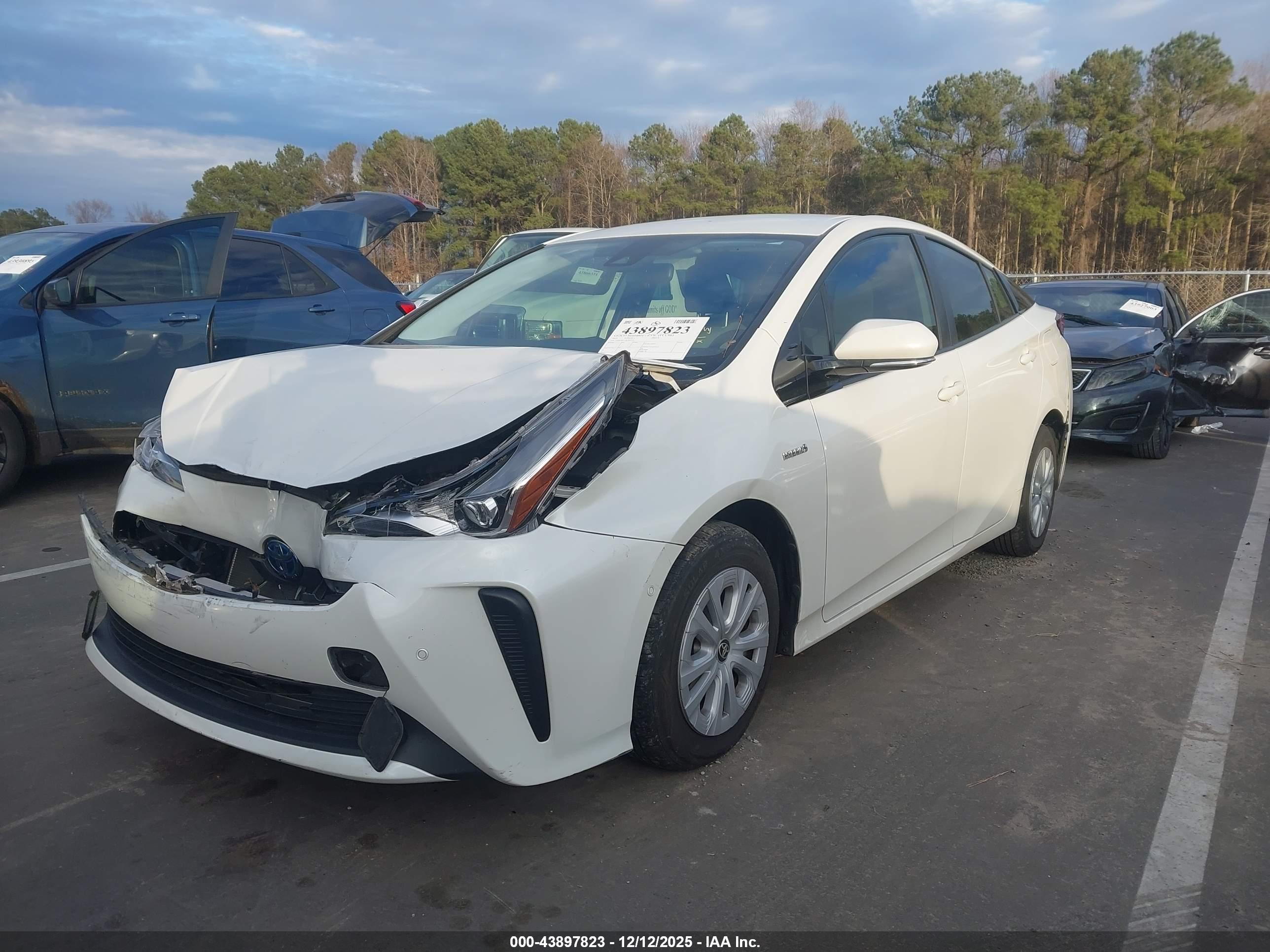 TOYOTA PRIUS image 2