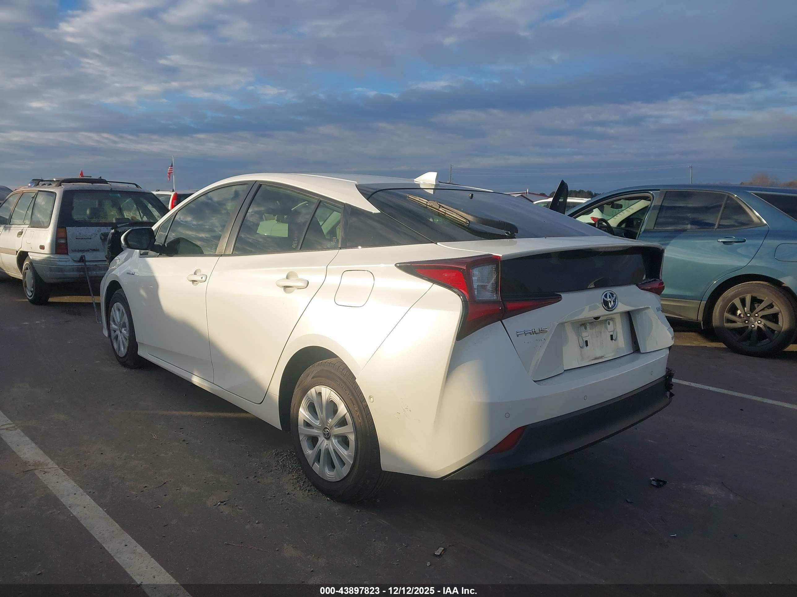 TOYOTA PRIUS image 3