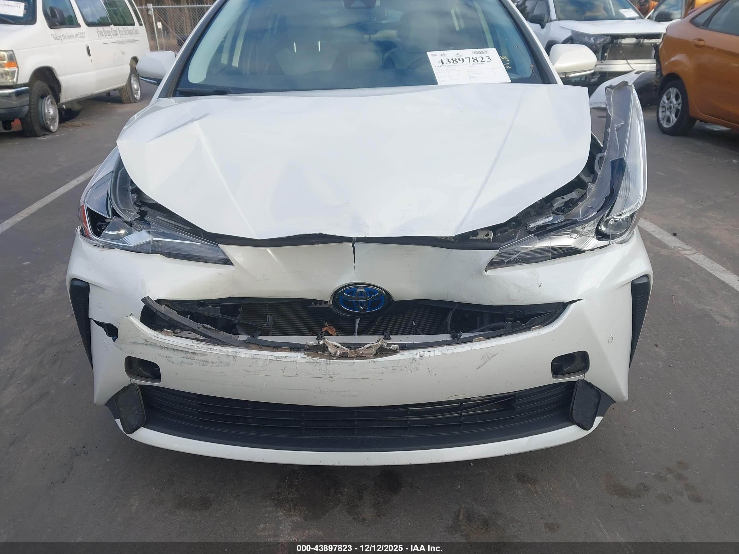 TOYOTA PRIUS image 6