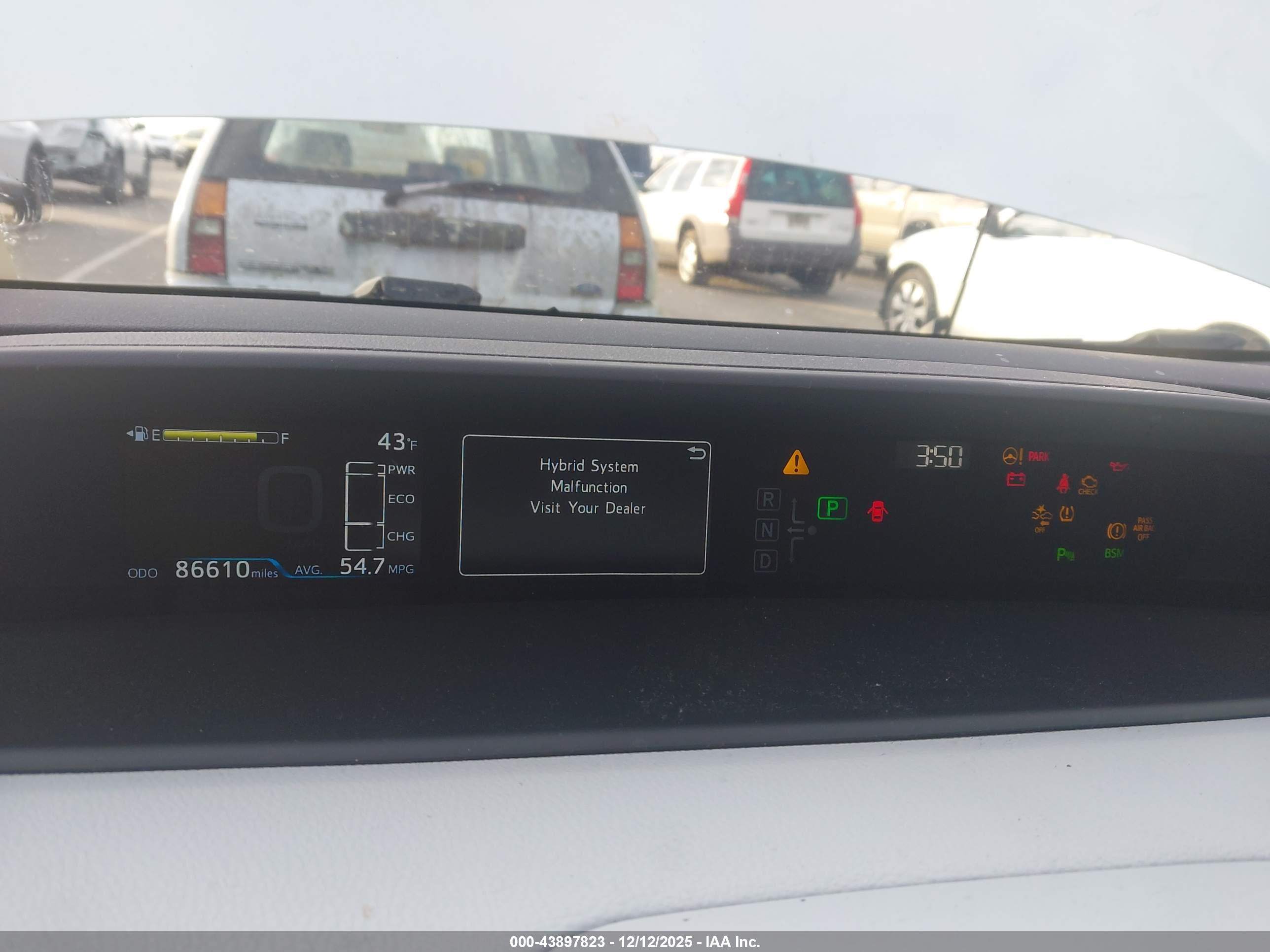 TOYOTA PRIUS image 7