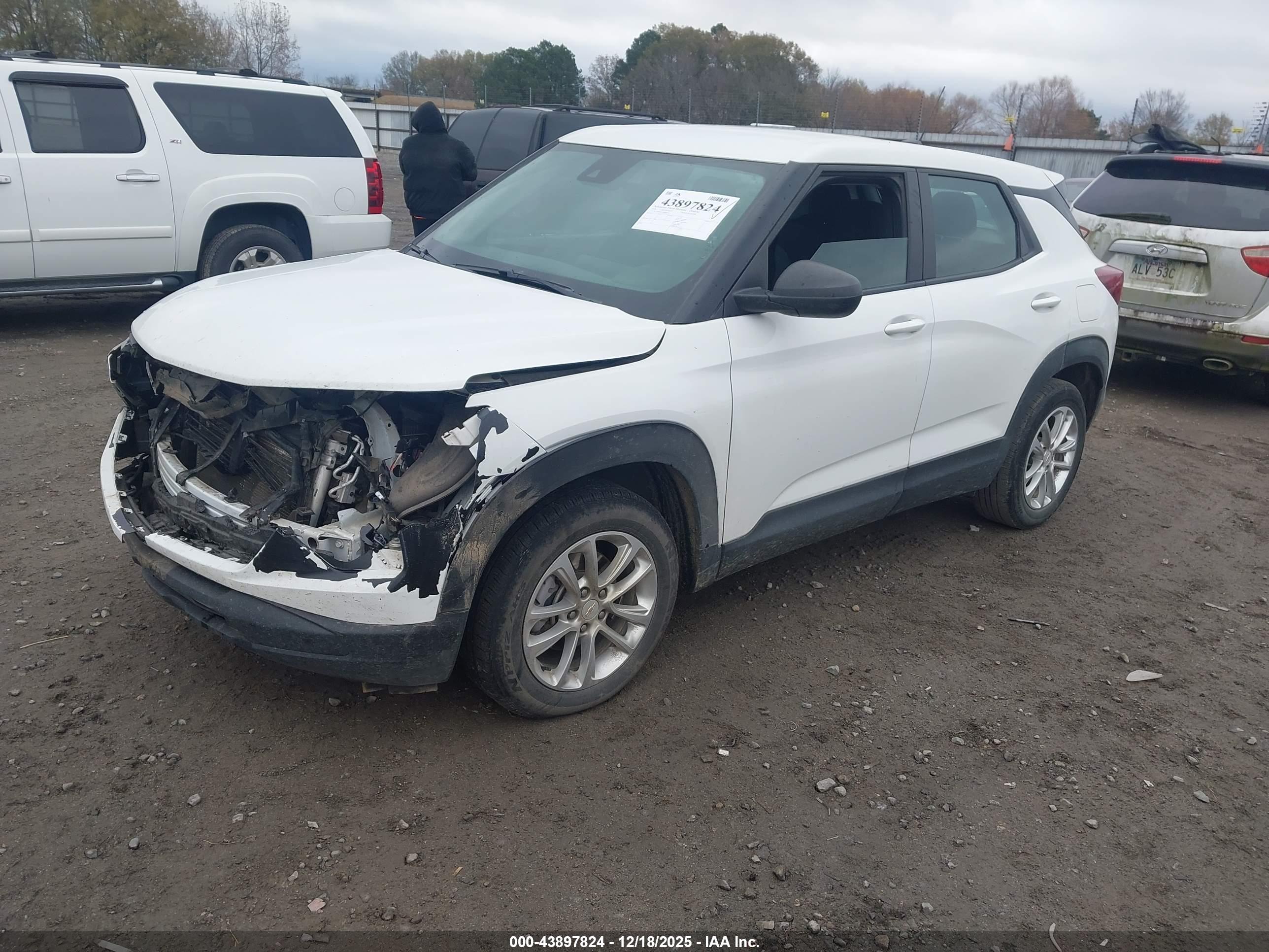 CHEVROLET TRAILBLAZER image 2