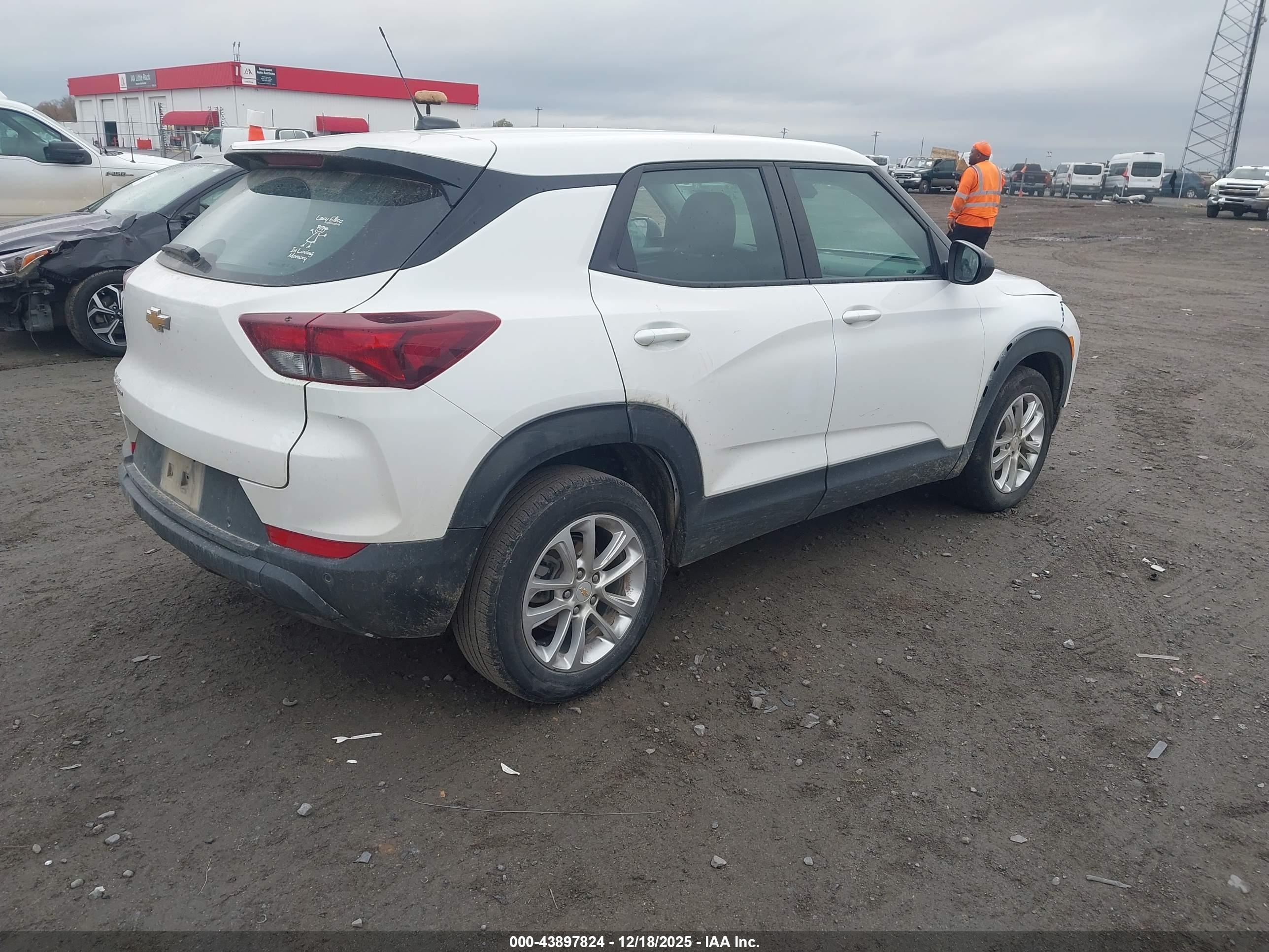 CHEVROLET TRAILBLAZER image 4