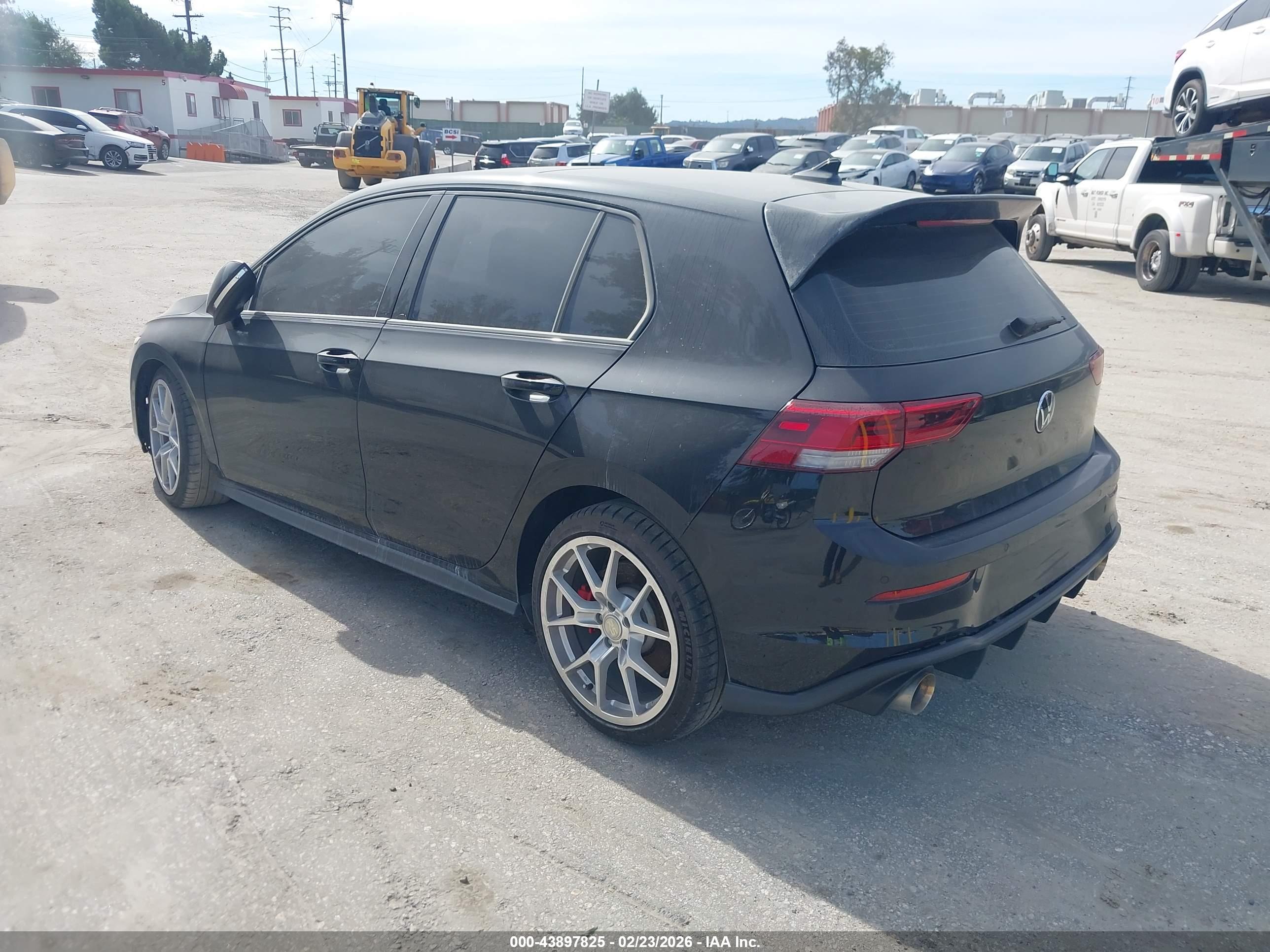VOLKSWAGEN GOLF image 3