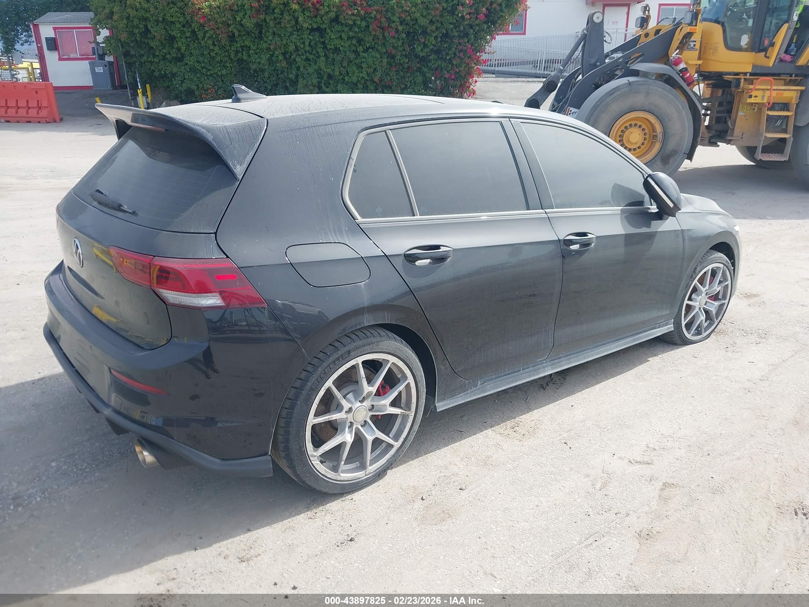 VOLKSWAGEN GOLF image 4