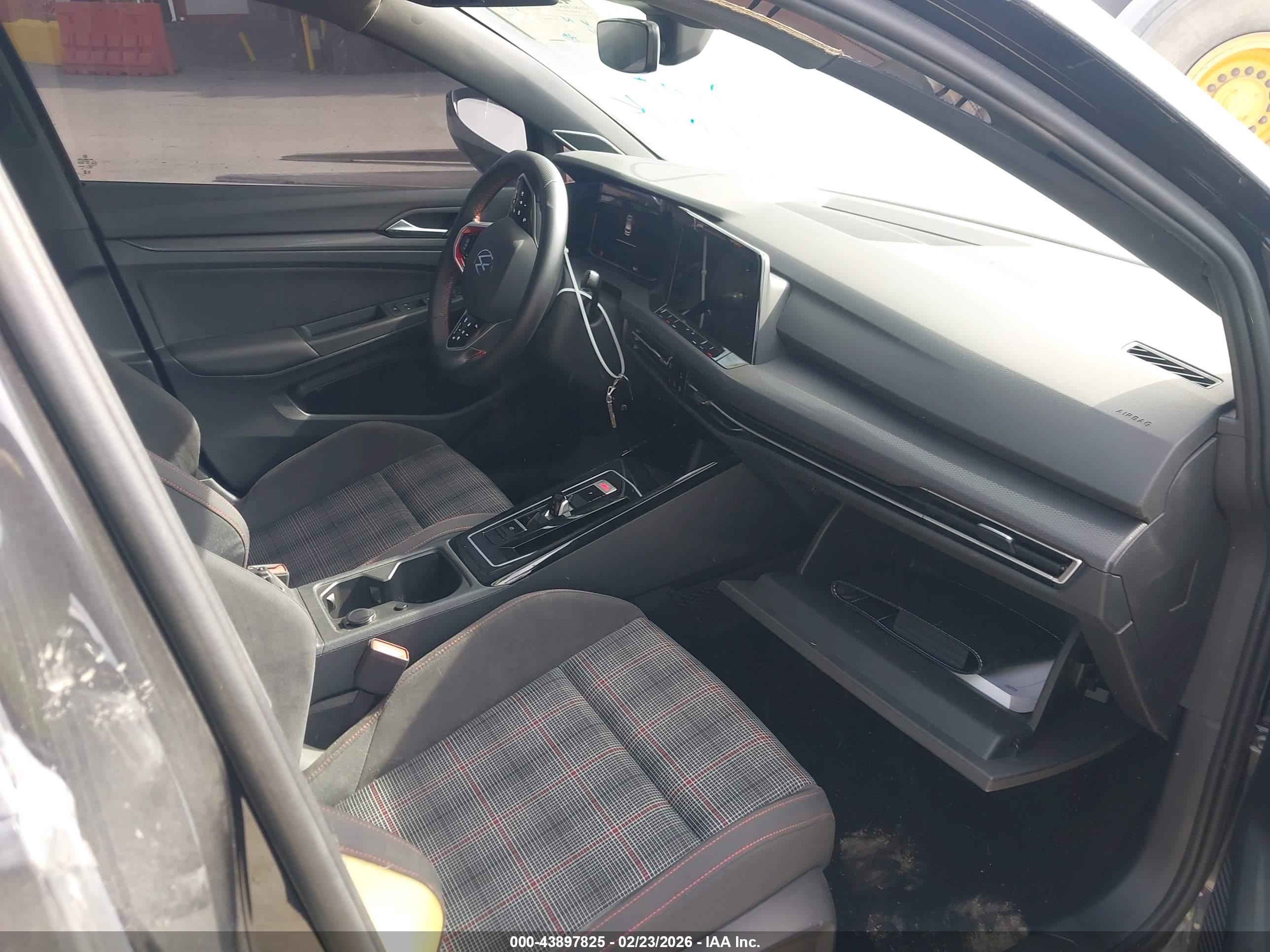 VOLKSWAGEN GOLF image 5