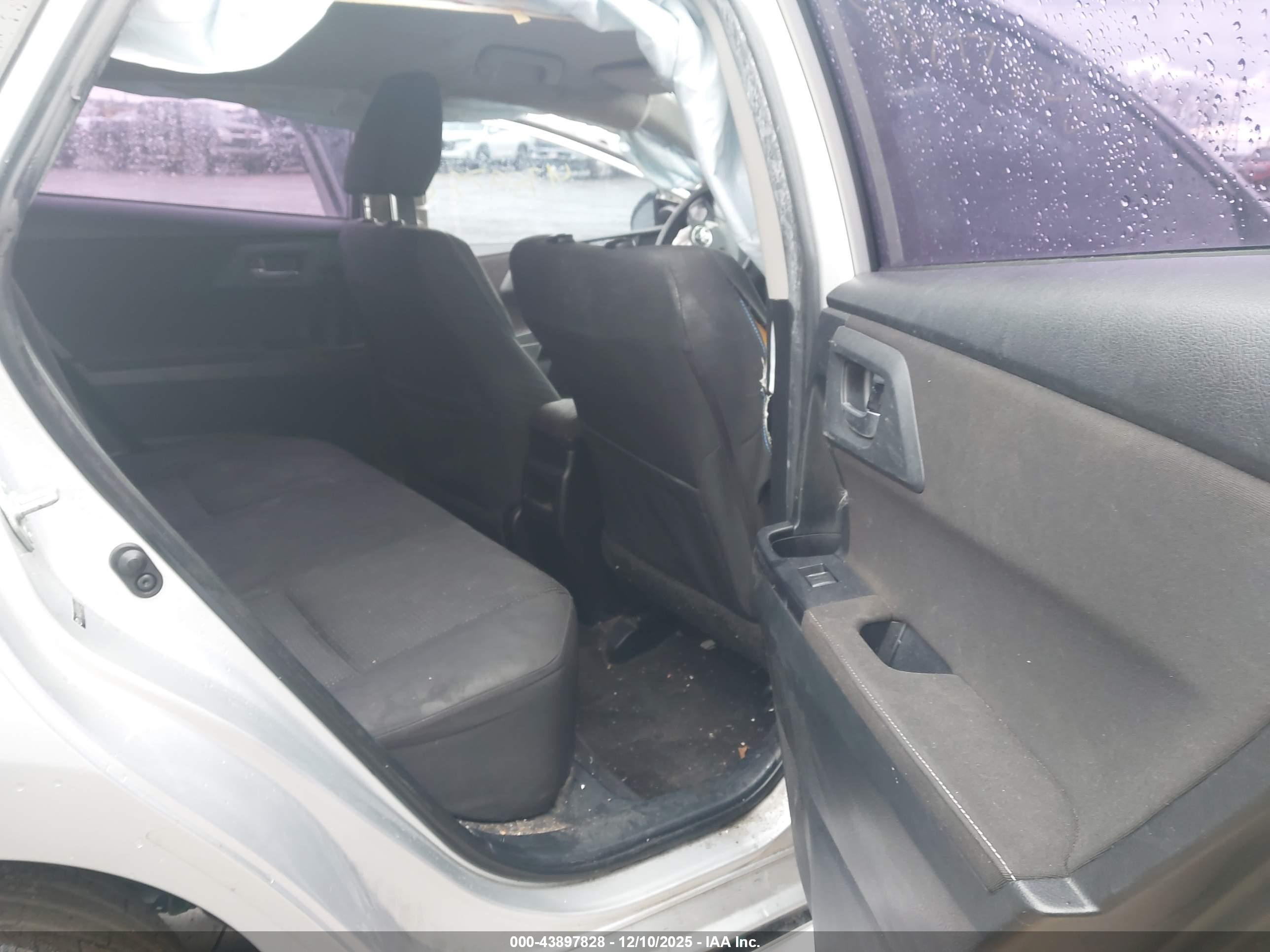 TOYOTA COROLLA image 8