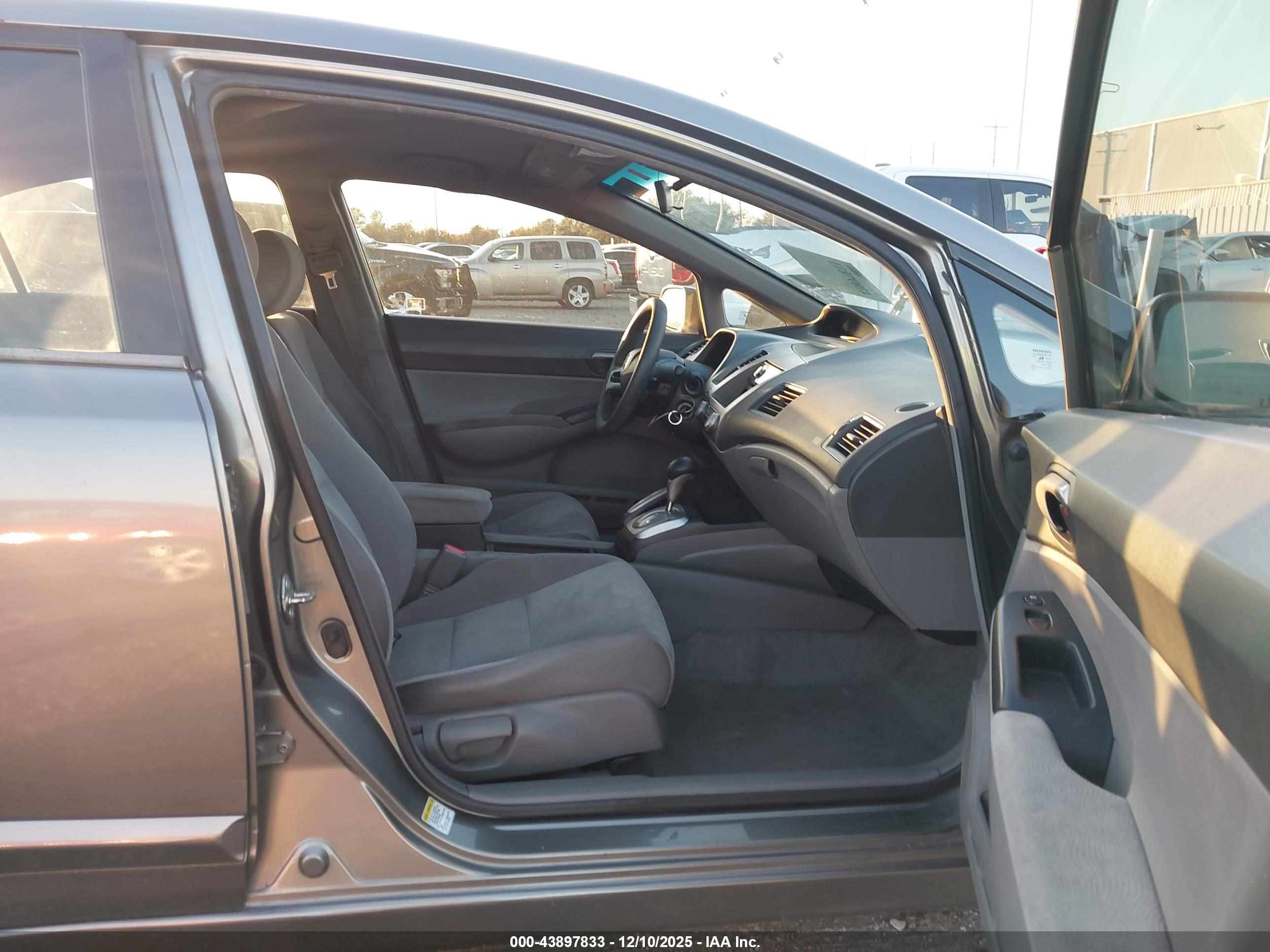 HONDA CIVIC image 5