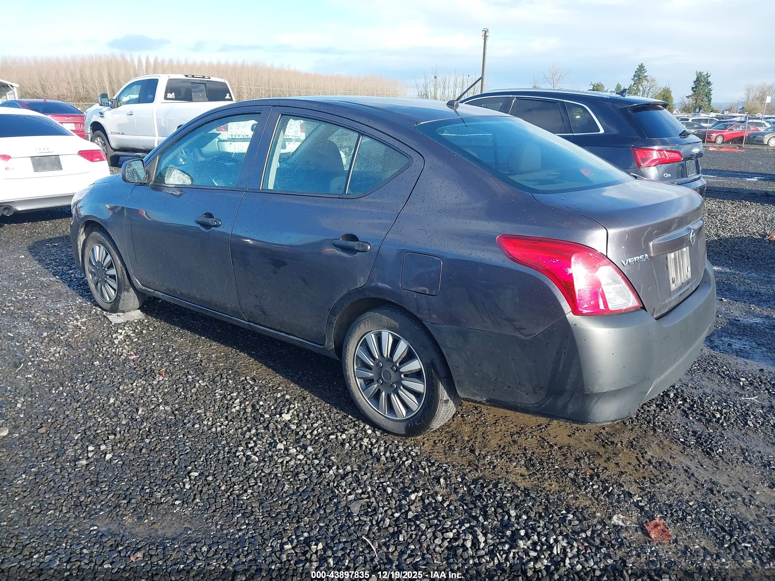 NISSAN VERSA image 3