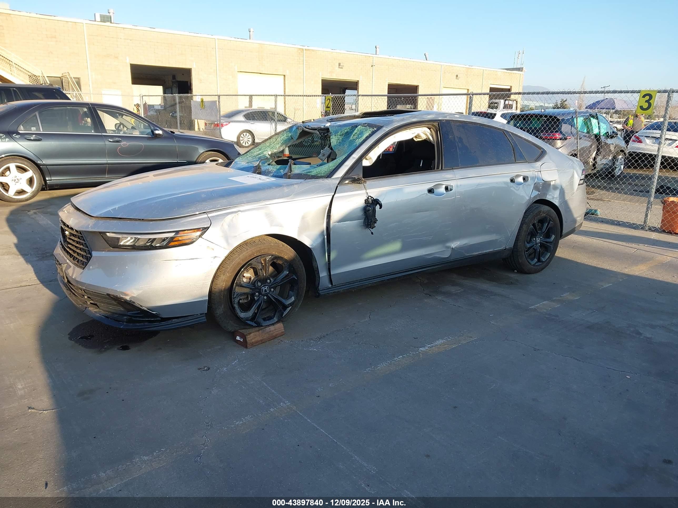 HONDA ACCORD image 2