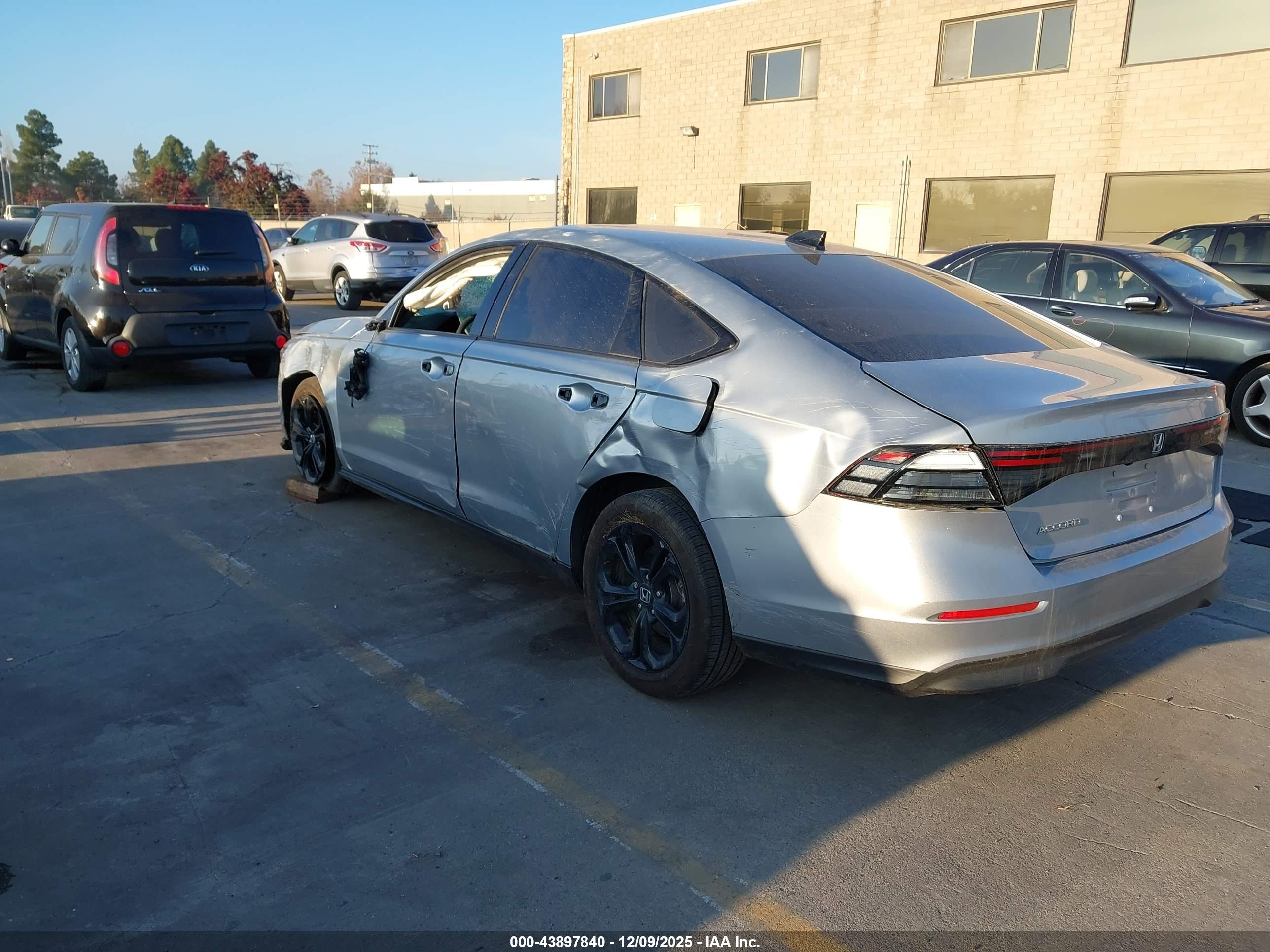 HONDA ACCORD image 3